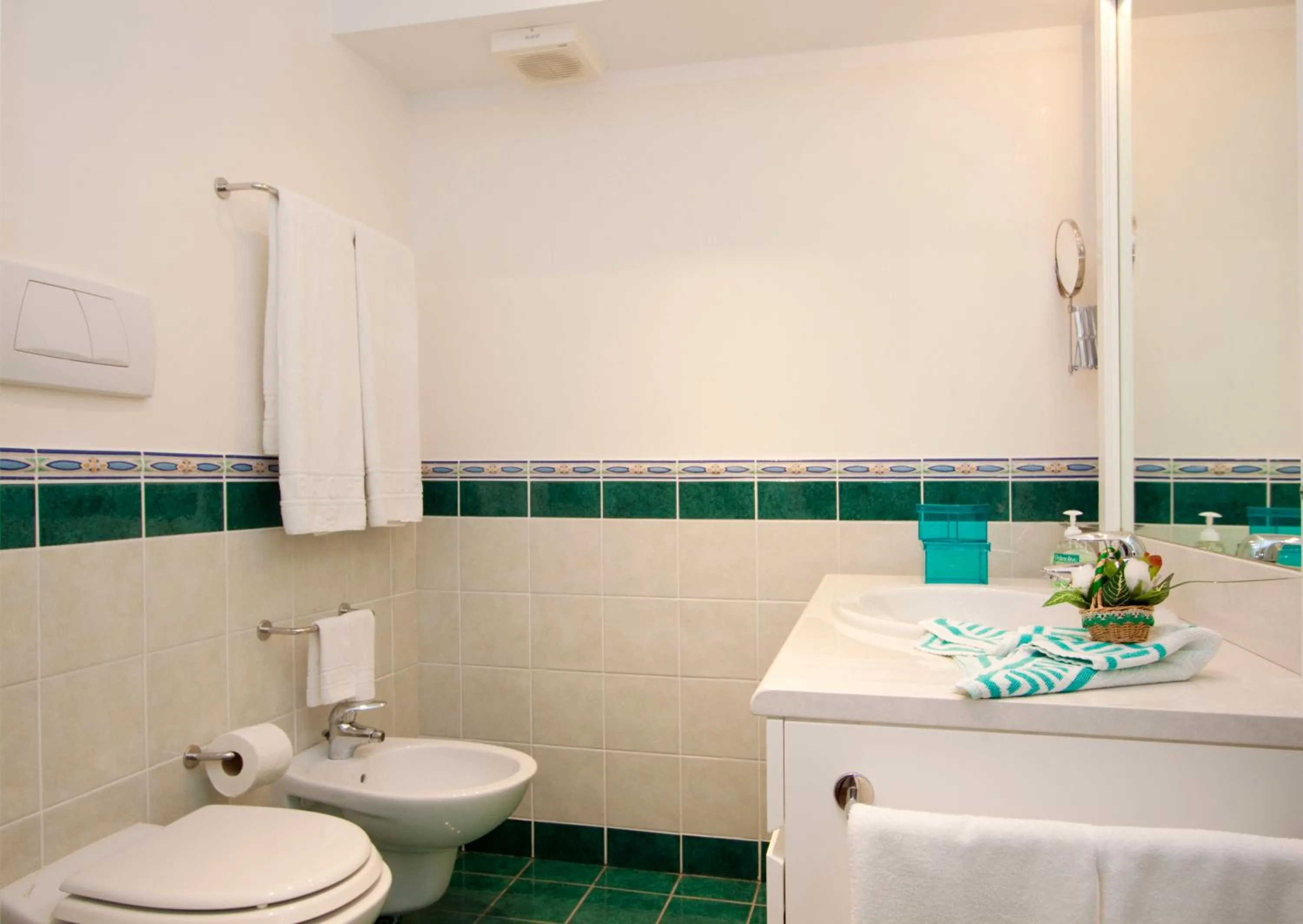 Two-Bedroom Bungalow (3-4 Adults) in Bungalows Velázquez