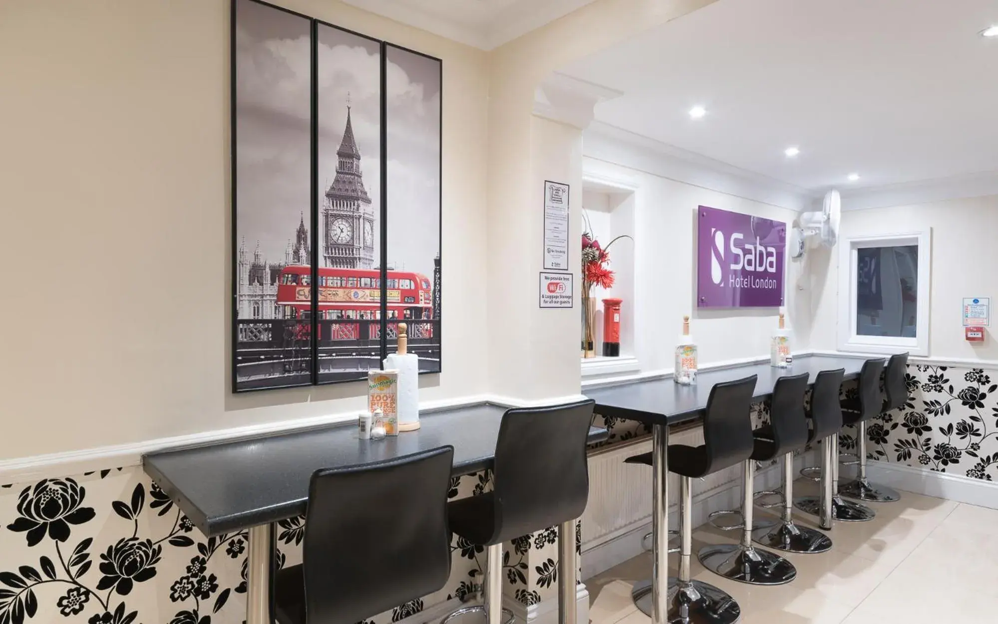 Family Room (5 Adults) in Saba Hotel London Family Room (5 Adults) in Saba Hotel London