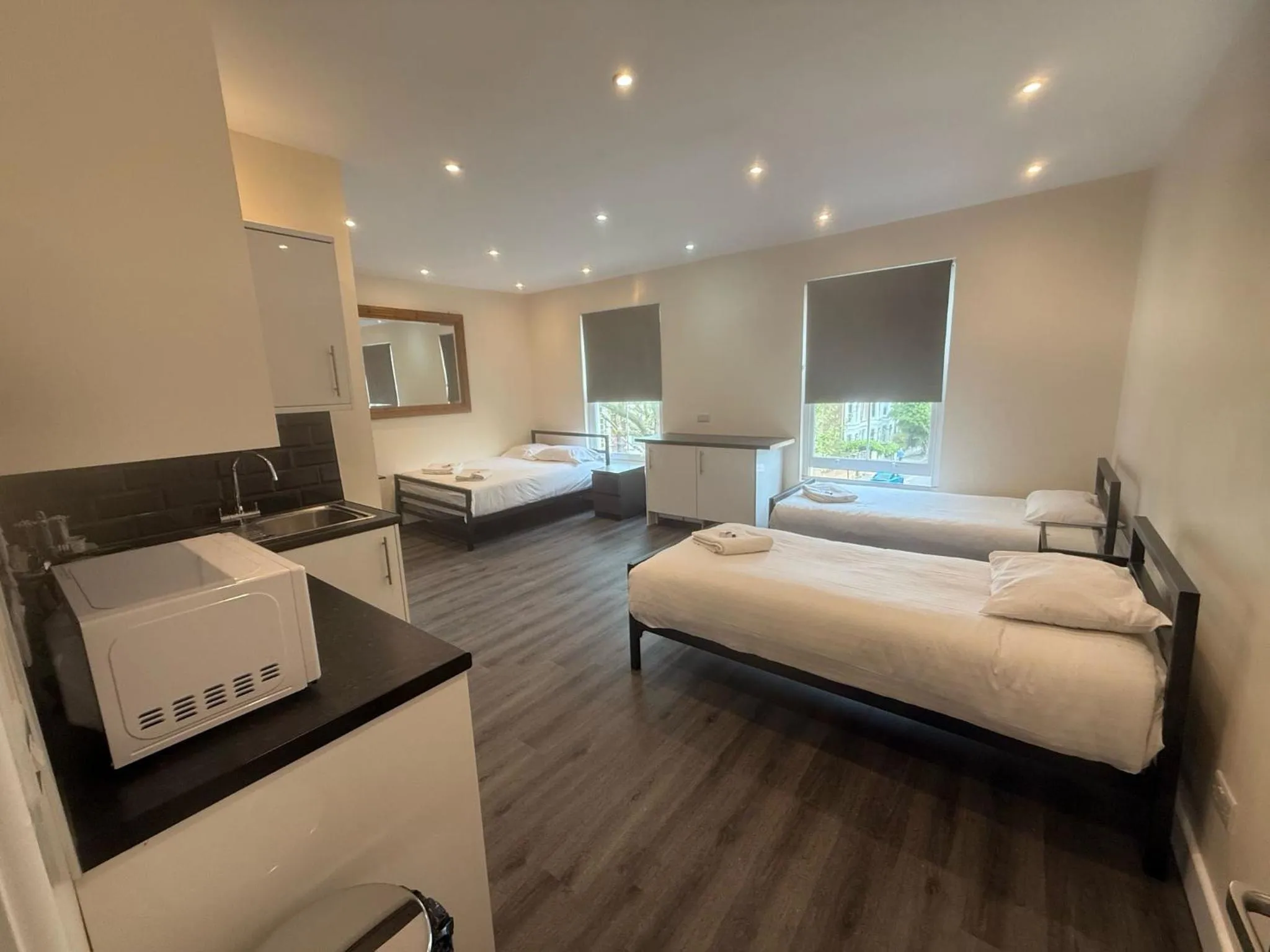 Bed in Saba Hotel London