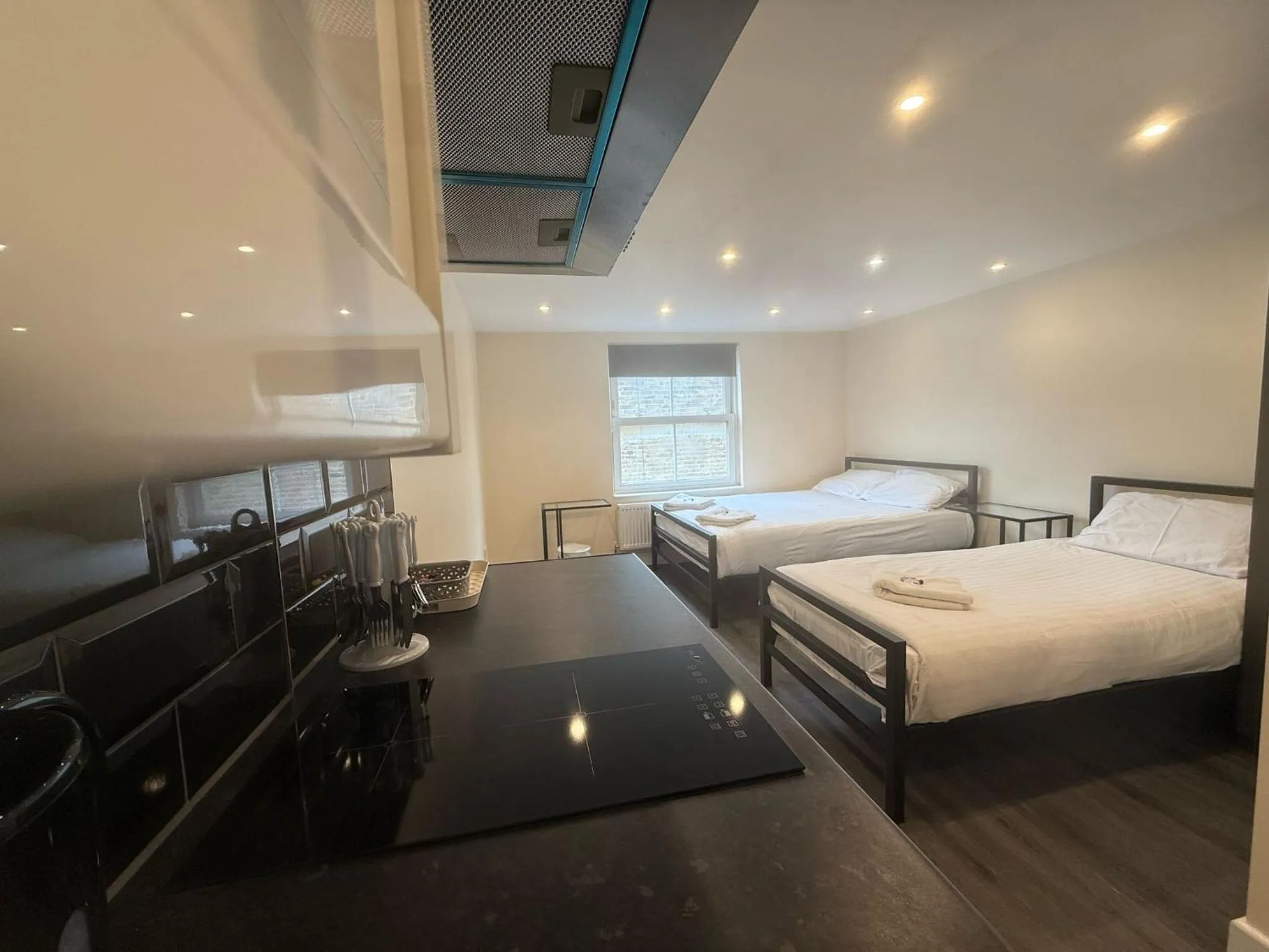 Bed in Saba Hotel London