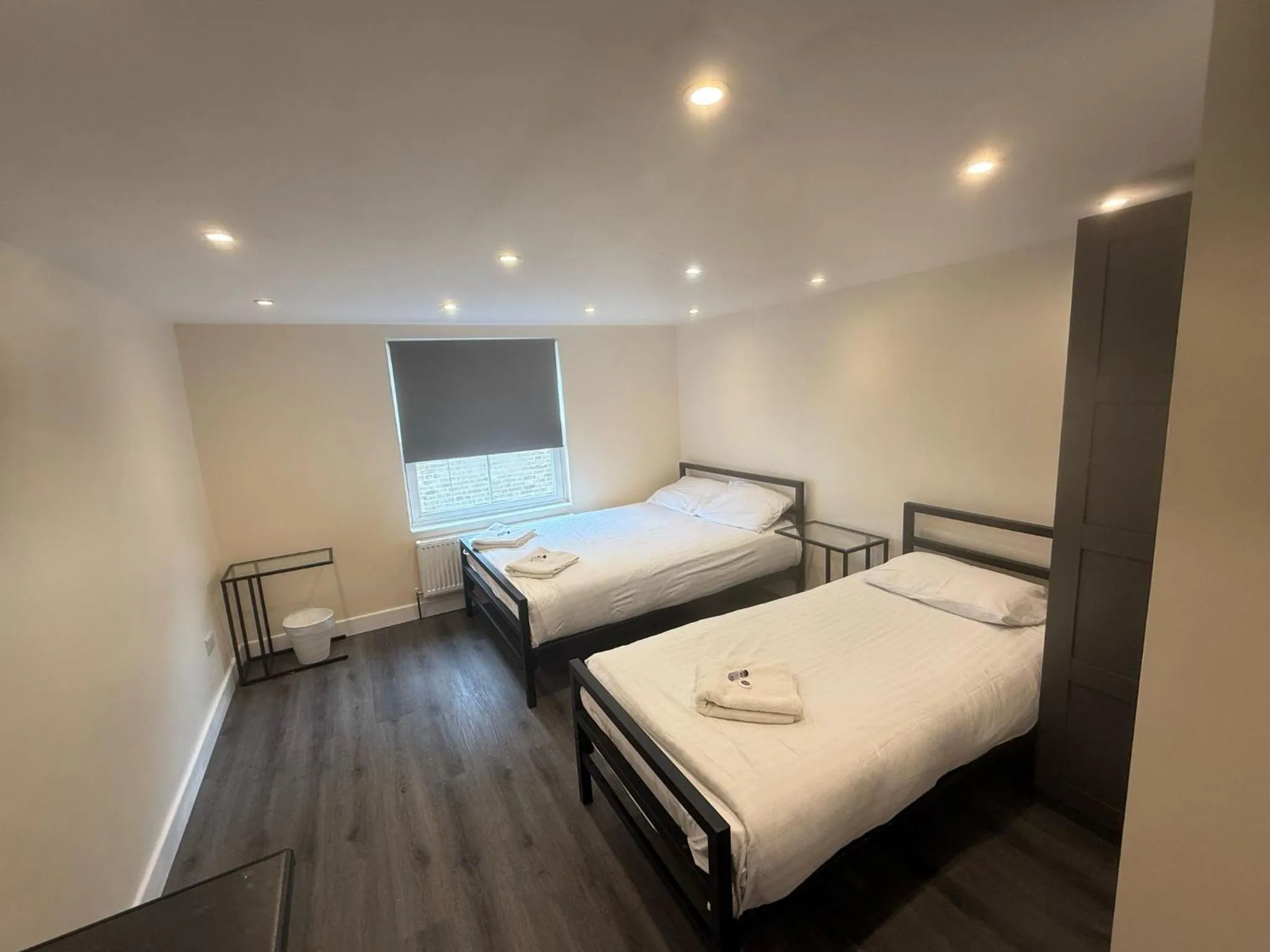 Bed in Saba Hotel London