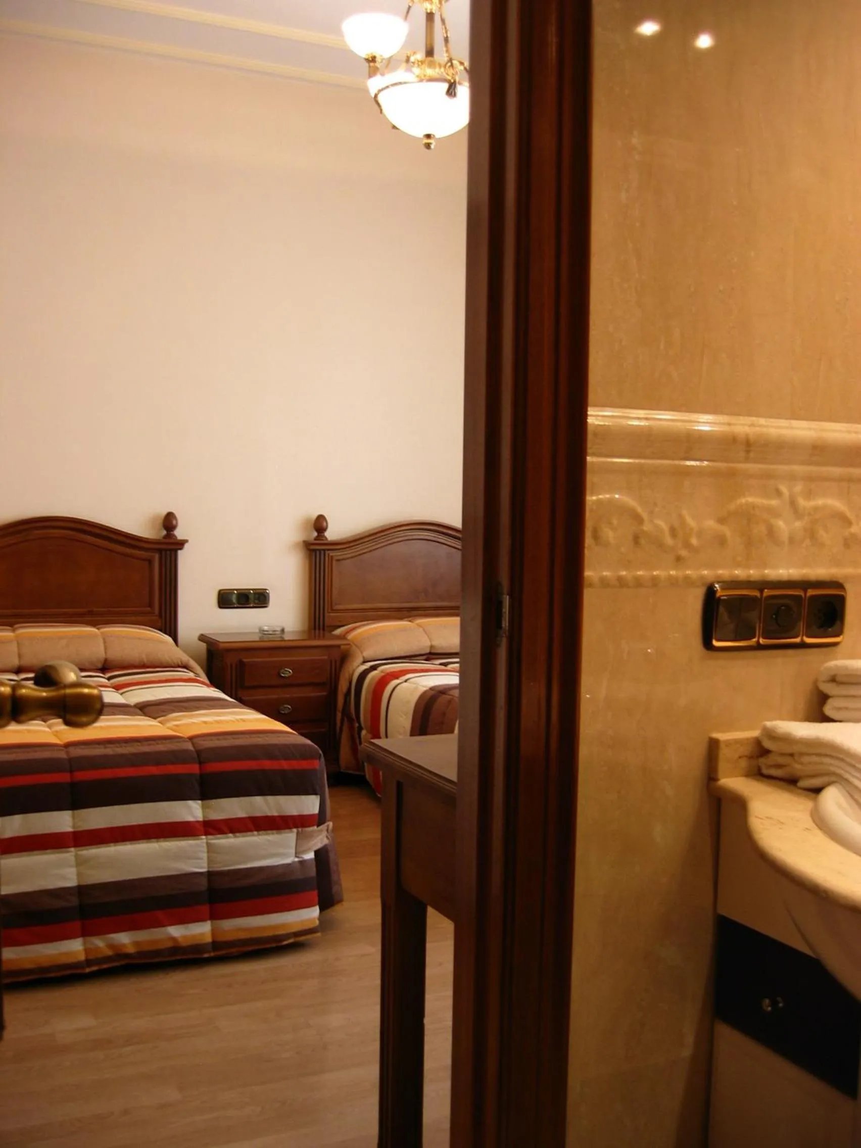 Twin Room in Hostal Granada