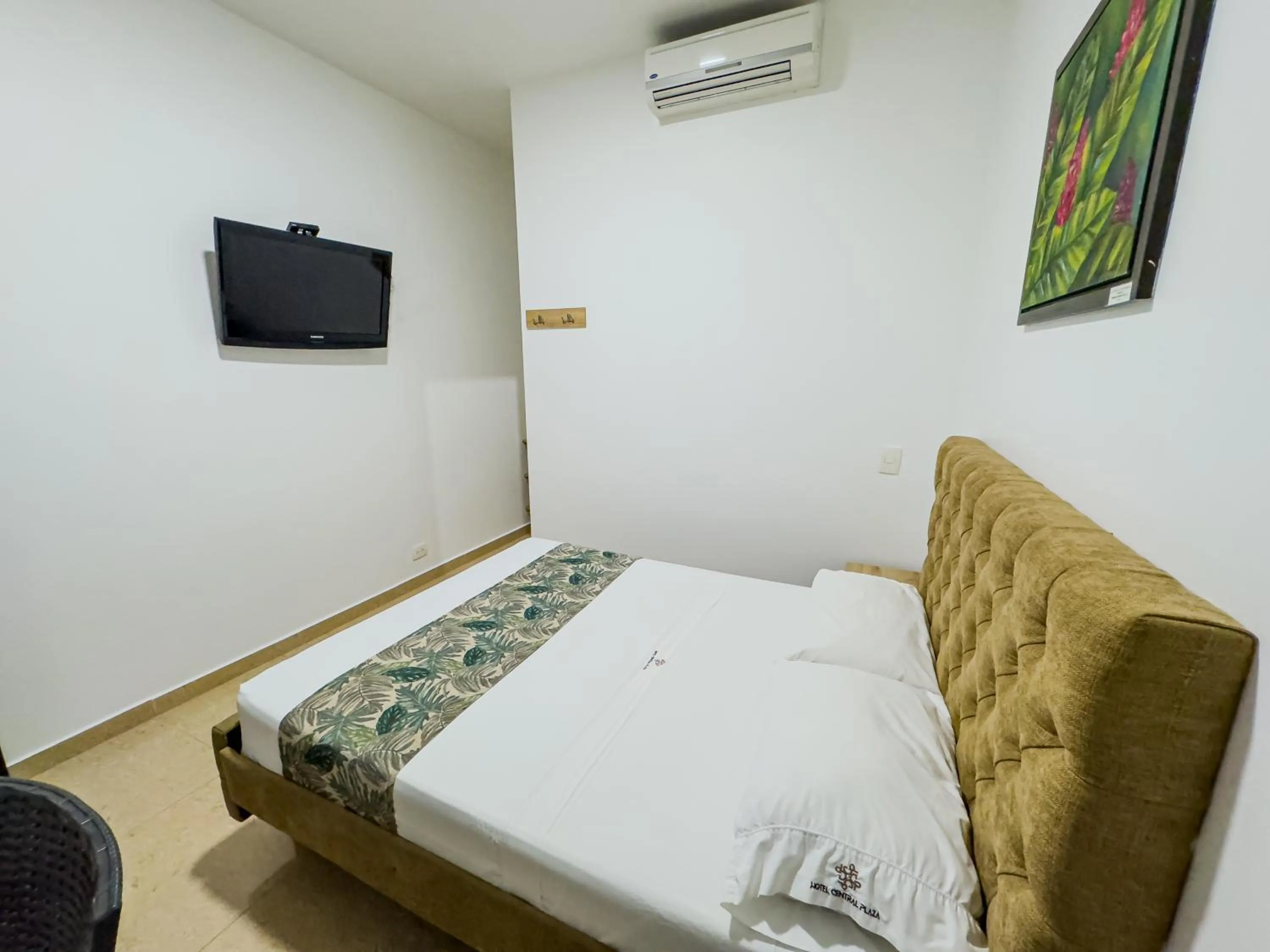 Bedroom, Bed in Hotel Central Plaza Medellin