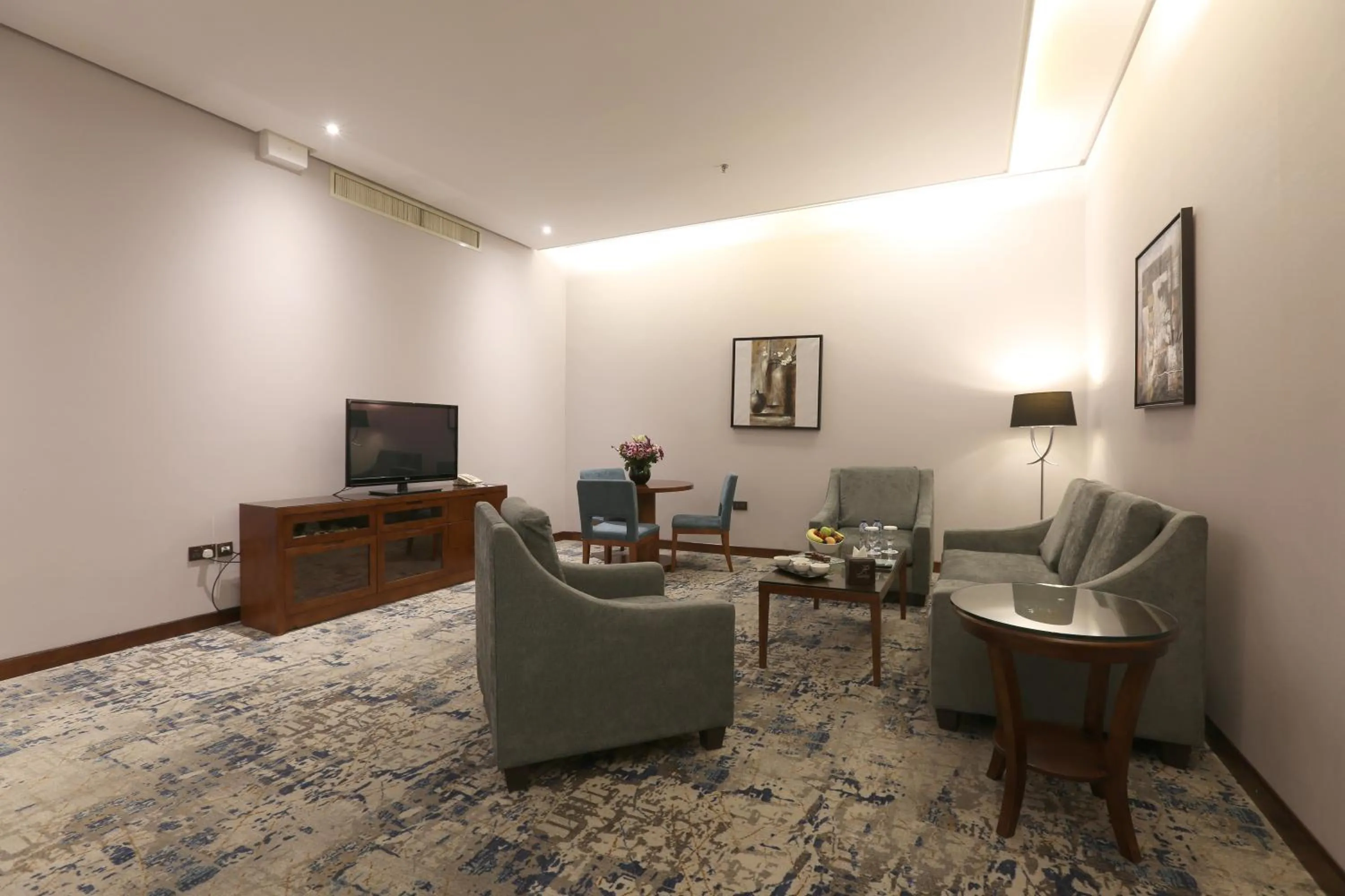 Qaser Al Hamra by Warwick