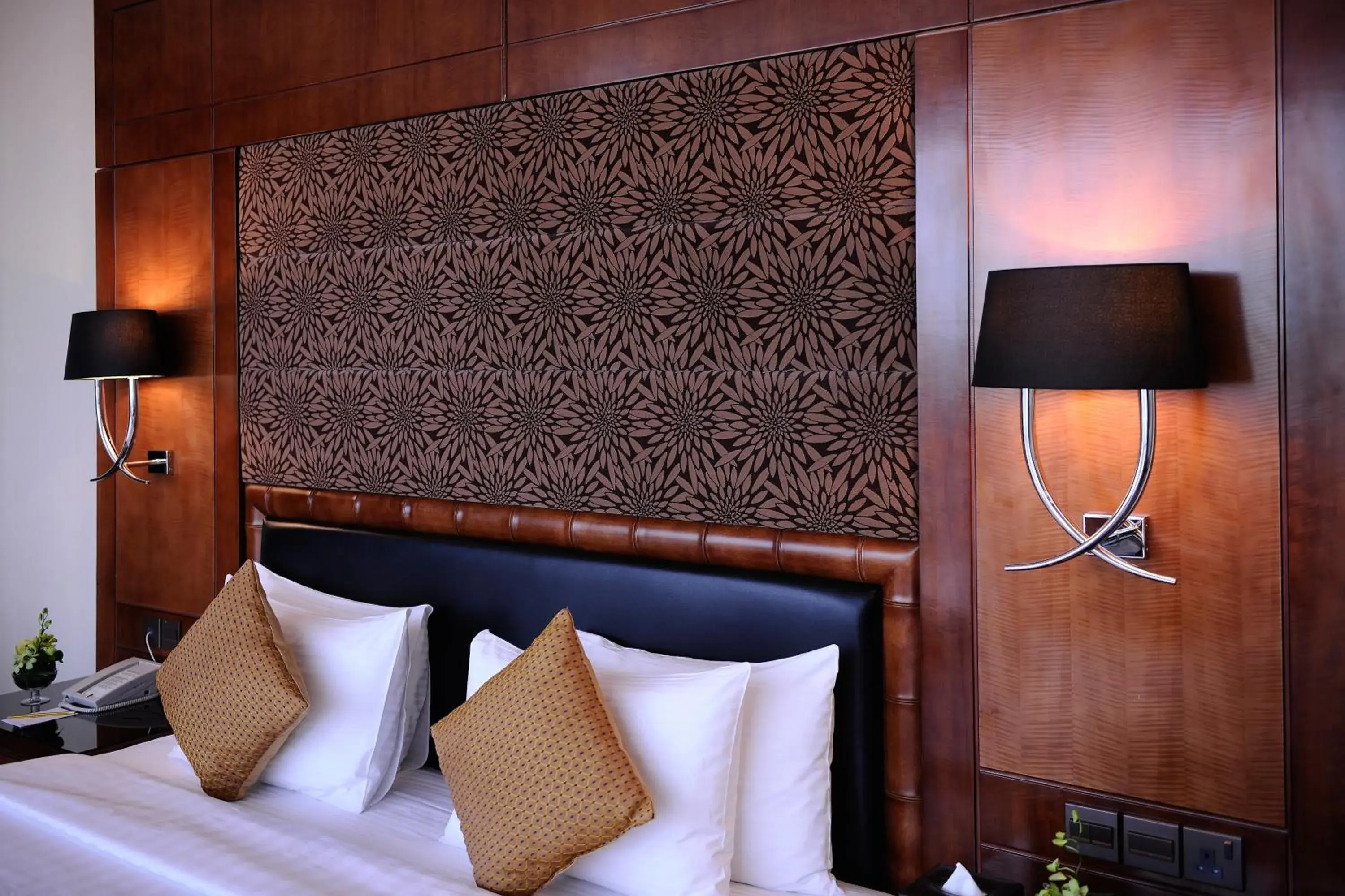 Superior King Room - single occupancy in Qaser Al Hamra by Warwick Superior King Room - single occupancy in Qaser Al Hamra by Warwick