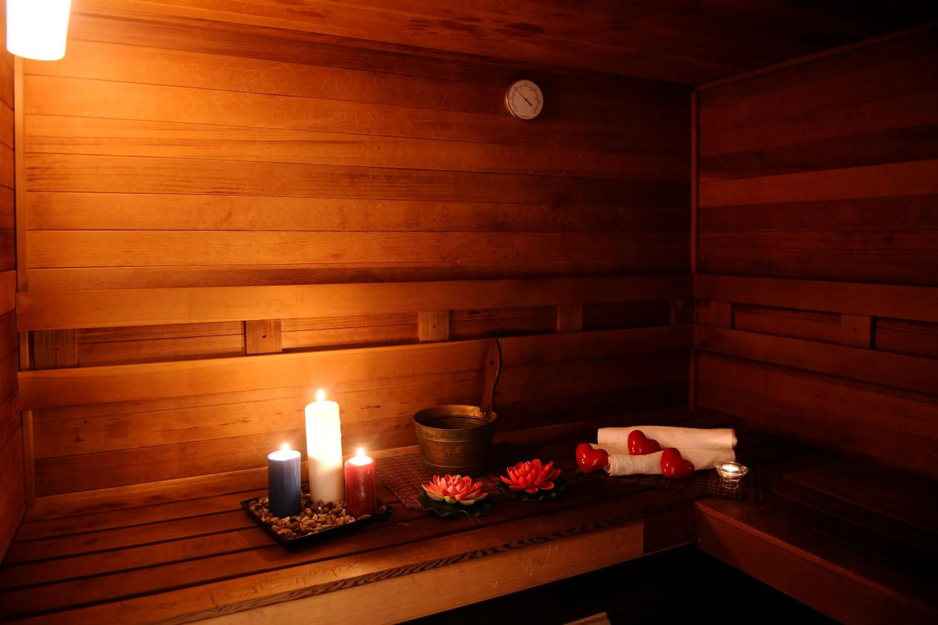 Sauna in Qaser Al Hamra by Warwick