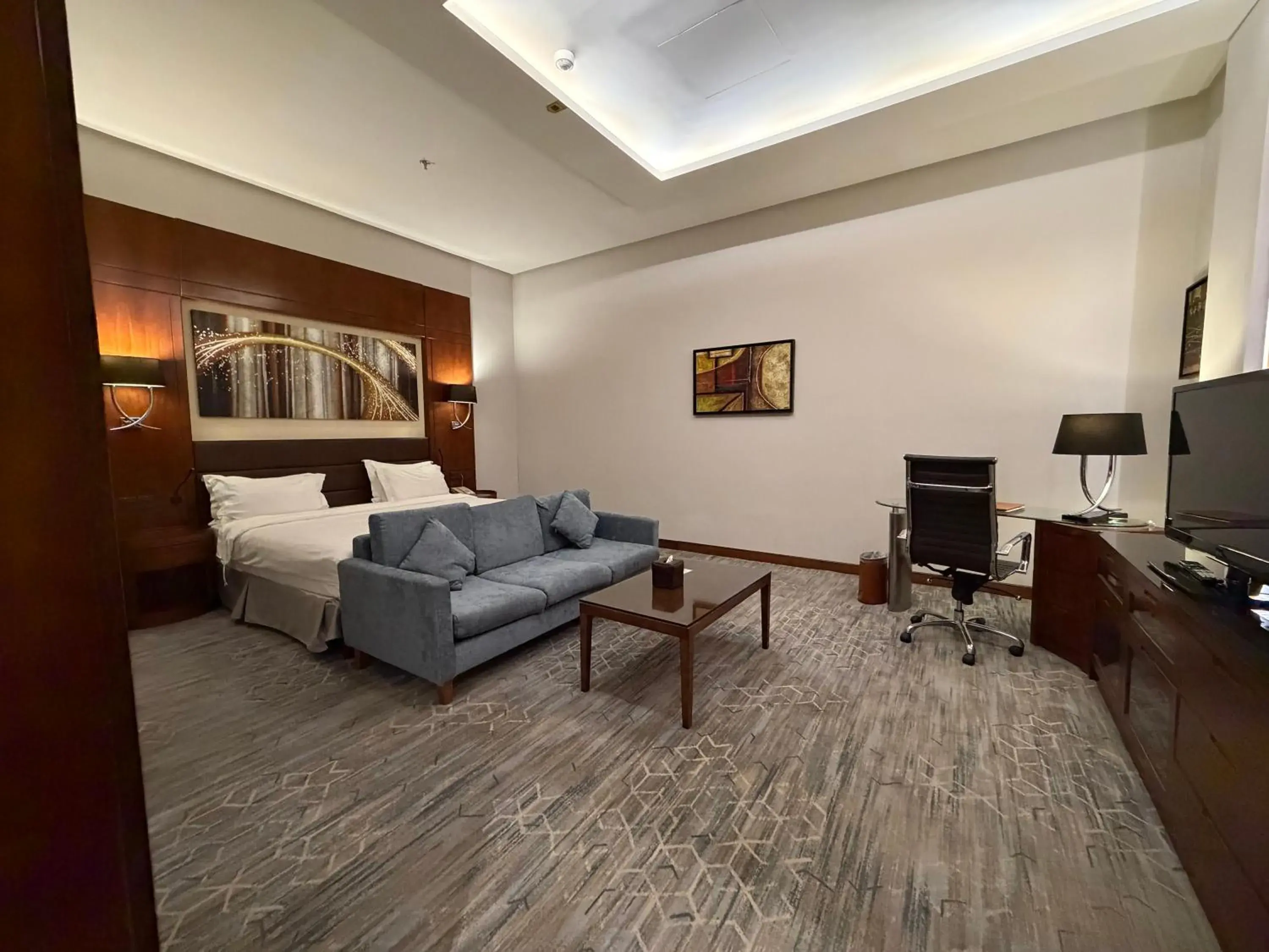 Photo of the whole room, Bed in Sunday Signature Riyadh Formerly Qaser Al Hamra by Warwick Photo of the whole room, Bed in Sunday Signature Riyadh Formerly Qaser Al Hamra by Warwick