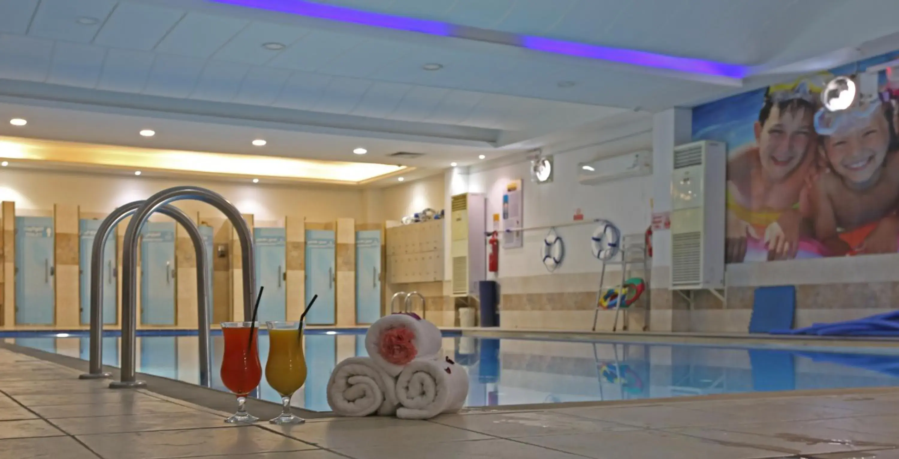 Swimming pool in Sunday Signature Riyadh Formerly Qaser Al Hamra by Warwick Swimming pool in Sunday Signature Riyadh Formerly Qaser Al Hamra by Warwick