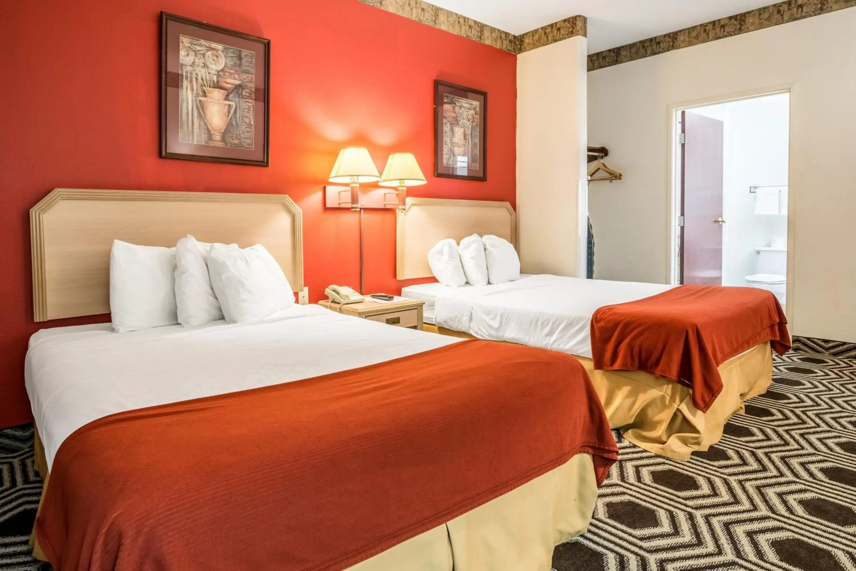 Property building, Bed in Days Inn by Wyndham Kentland Property building, Bed in Days Inn by Wyndham Kentland