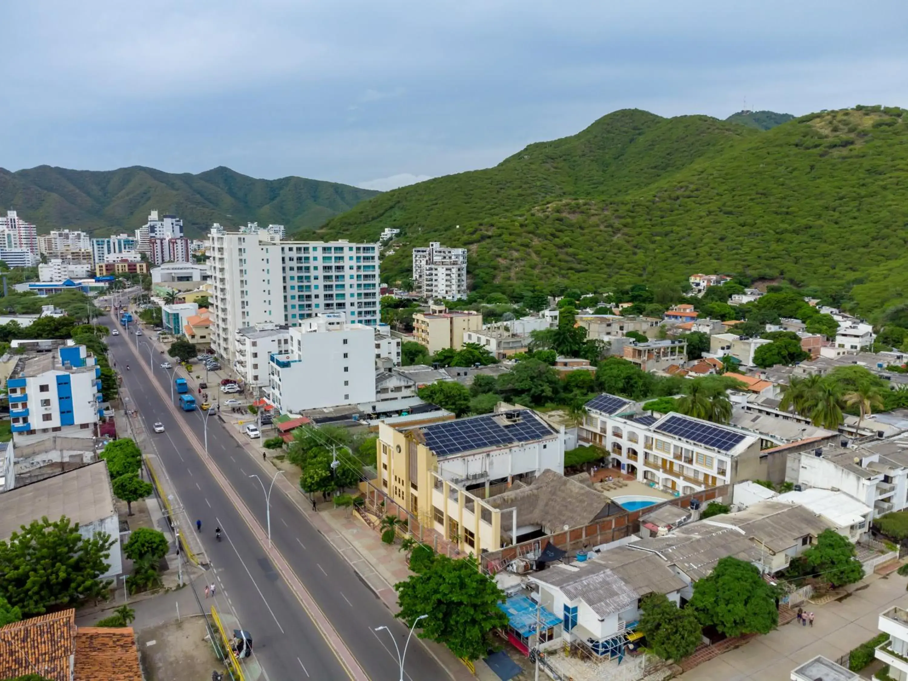 Property building in Hotel Sansiraka Suites By GEH Suites Property building in Hotel Sansiraka Suites By GEH Suites