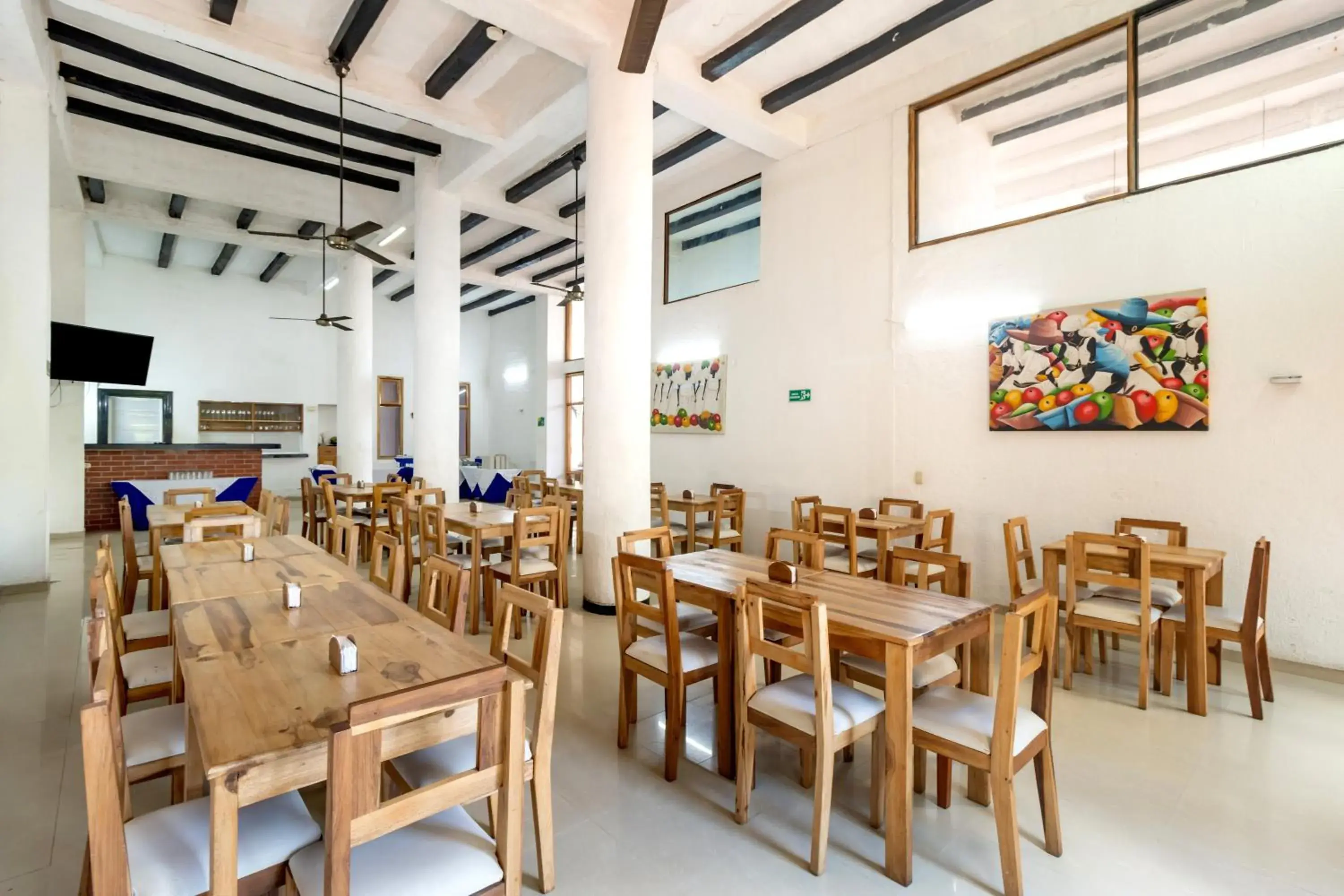 Restaurant/places to eat in Hotel Sansiraka Suites By GEH Suites Restaurant/places to eat in Hotel Sansiraka Suites By GEH Suites