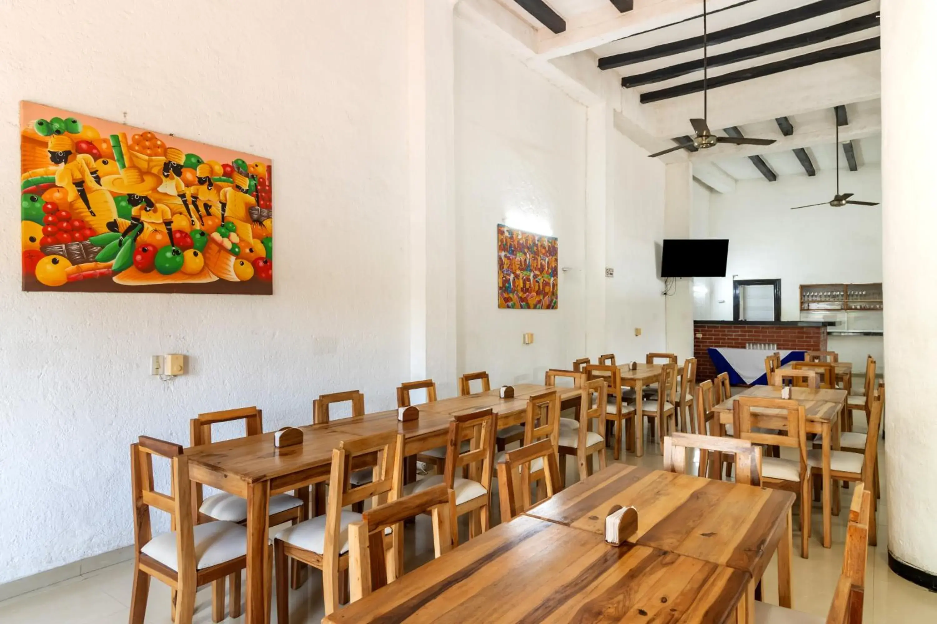 Restaurant/places to eat in Hotel Sansiraka Suites By GEH Suites Restaurant/places to eat in Hotel Sansiraka Suites By GEH Suites