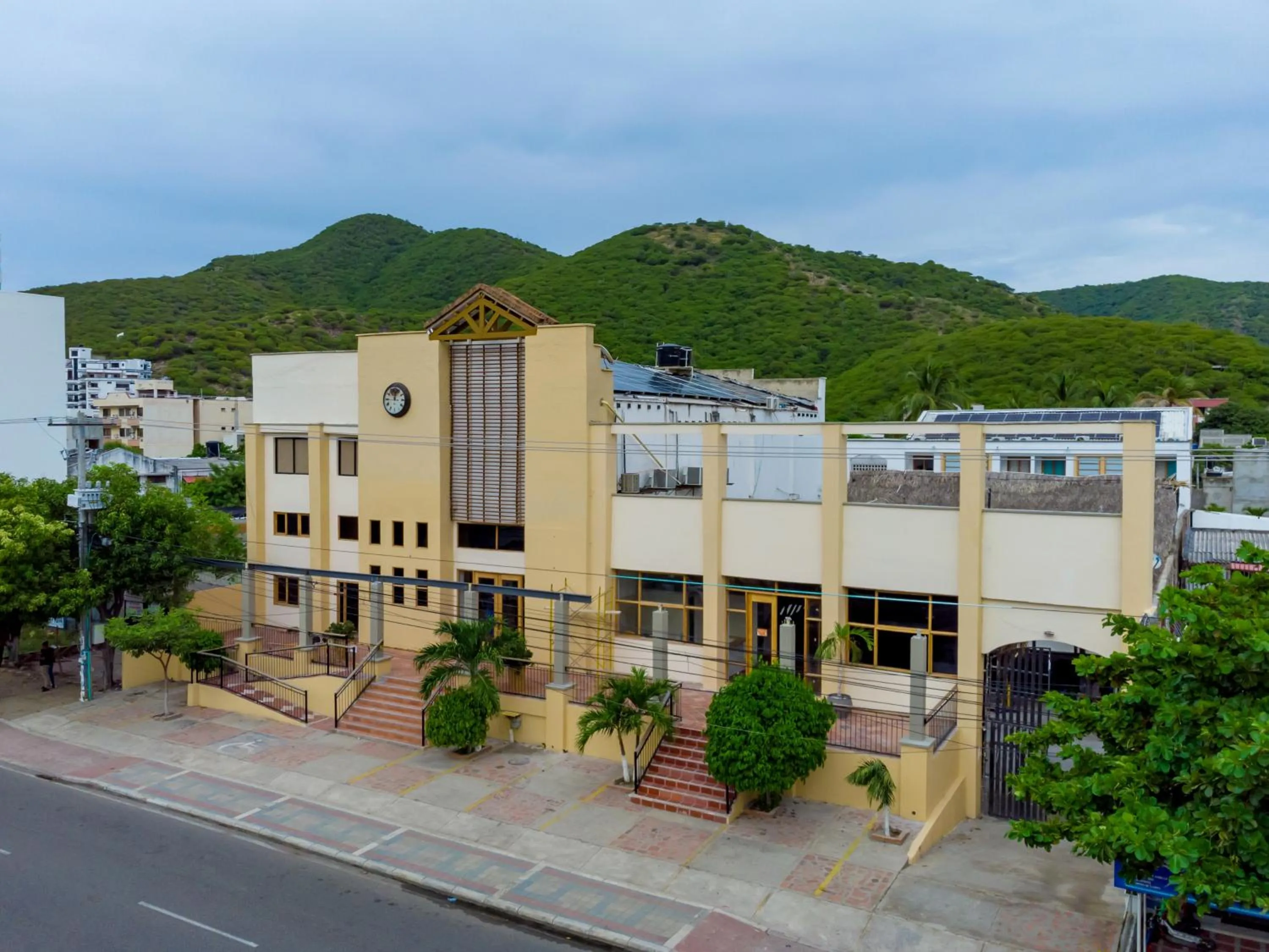 Facade/entrance in Hotel Sansiraka Suites By GEH Suites