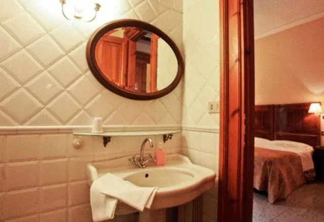 Bathroom, Bed in Maison de Marta