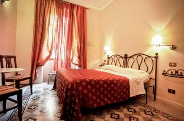 Day, Bed in Maison de Marta