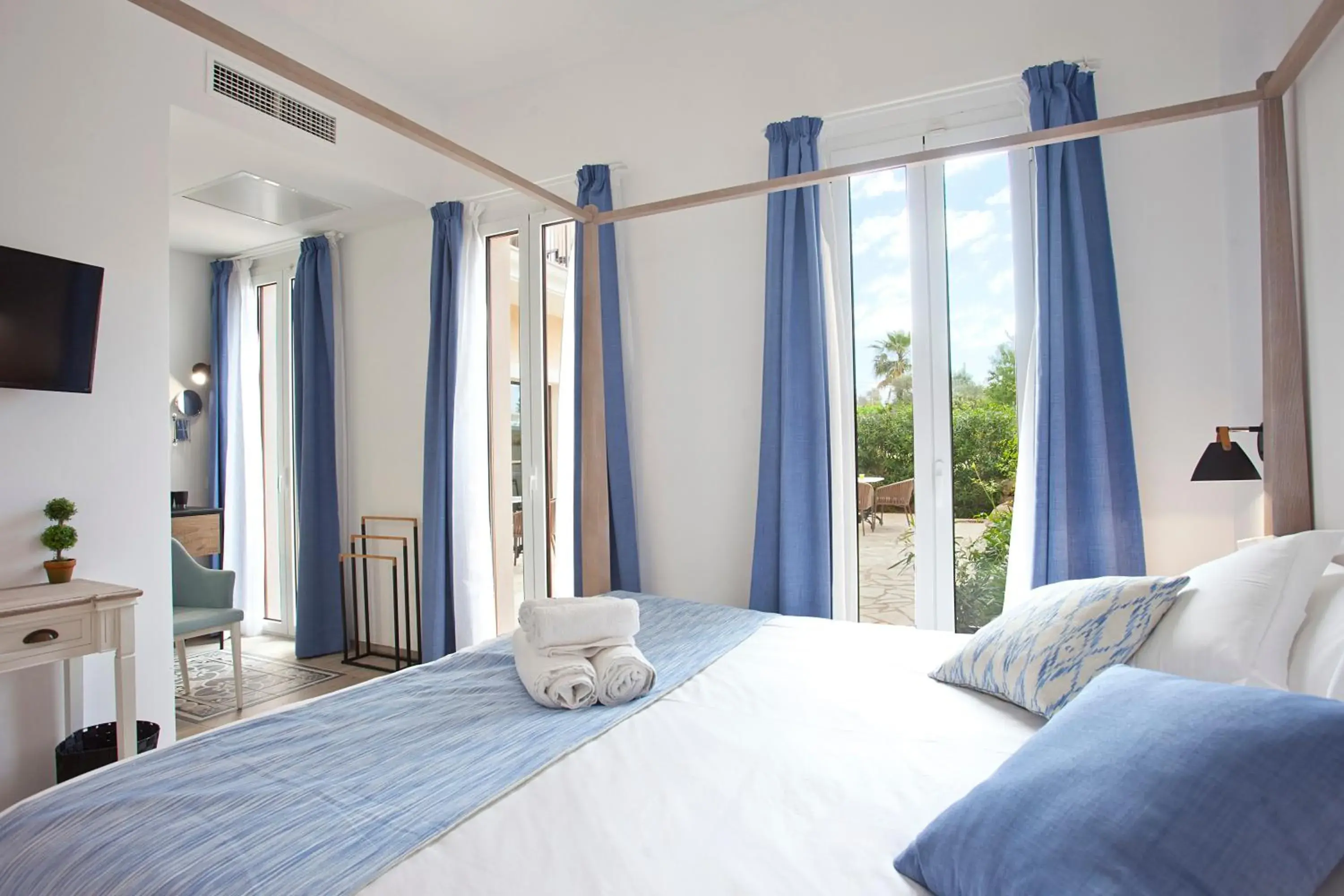 Bed in Boutique Hotel Petit Sant Miquel Bed in Boutique Hotel Petit Sant Miquel