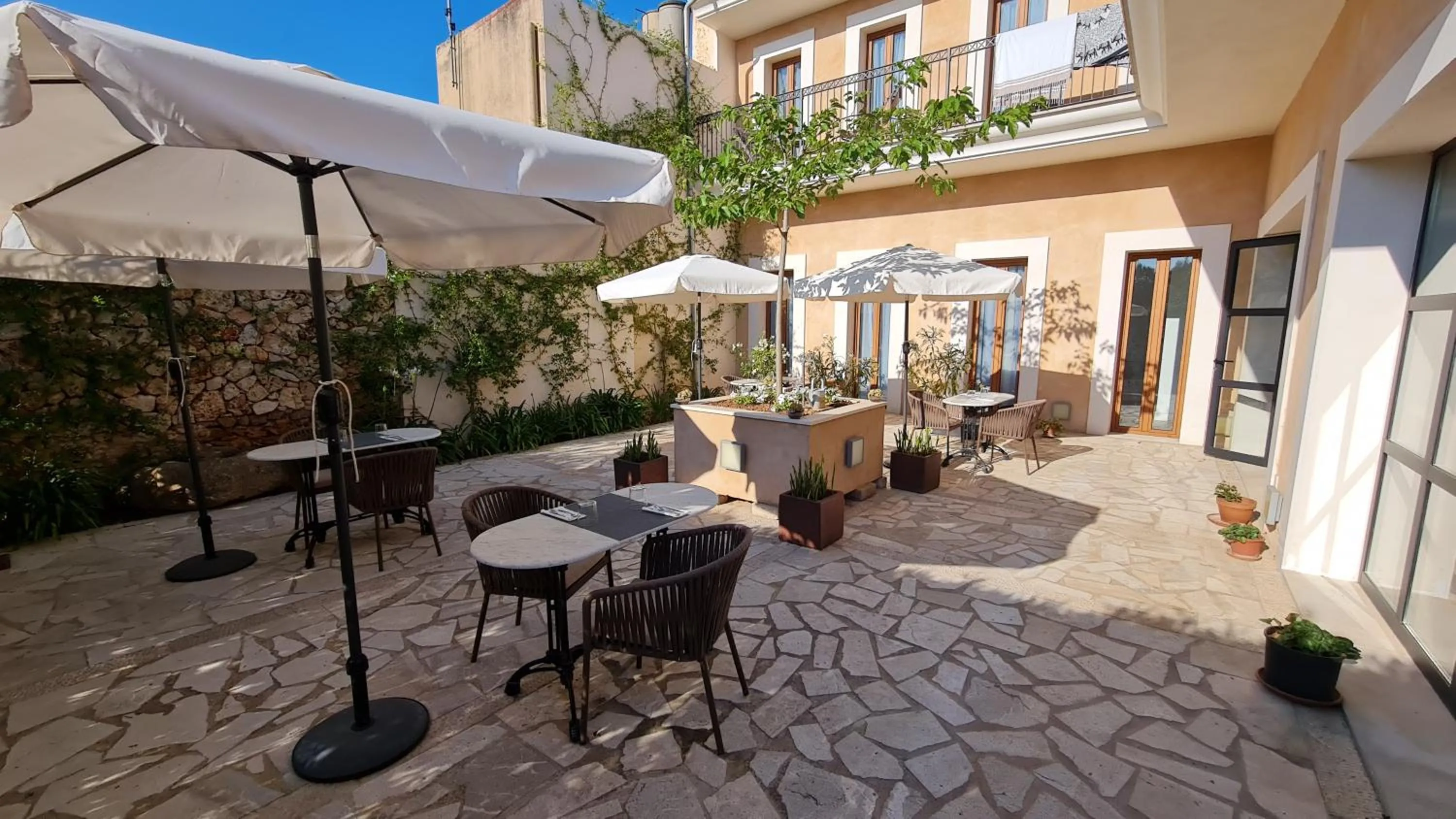 Property building in Boutique Hotel Petit Sant Miquel
