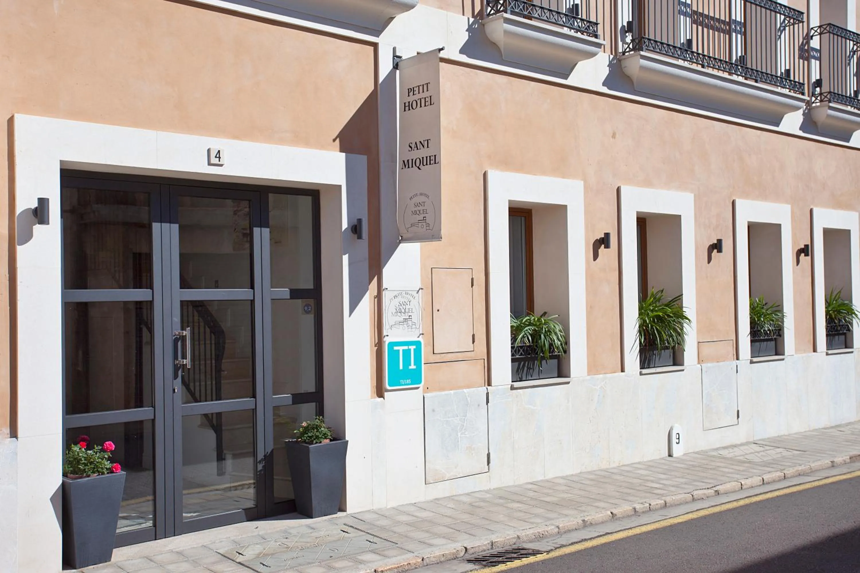 Property building in Boutique Hotel Petit Sant Miquel