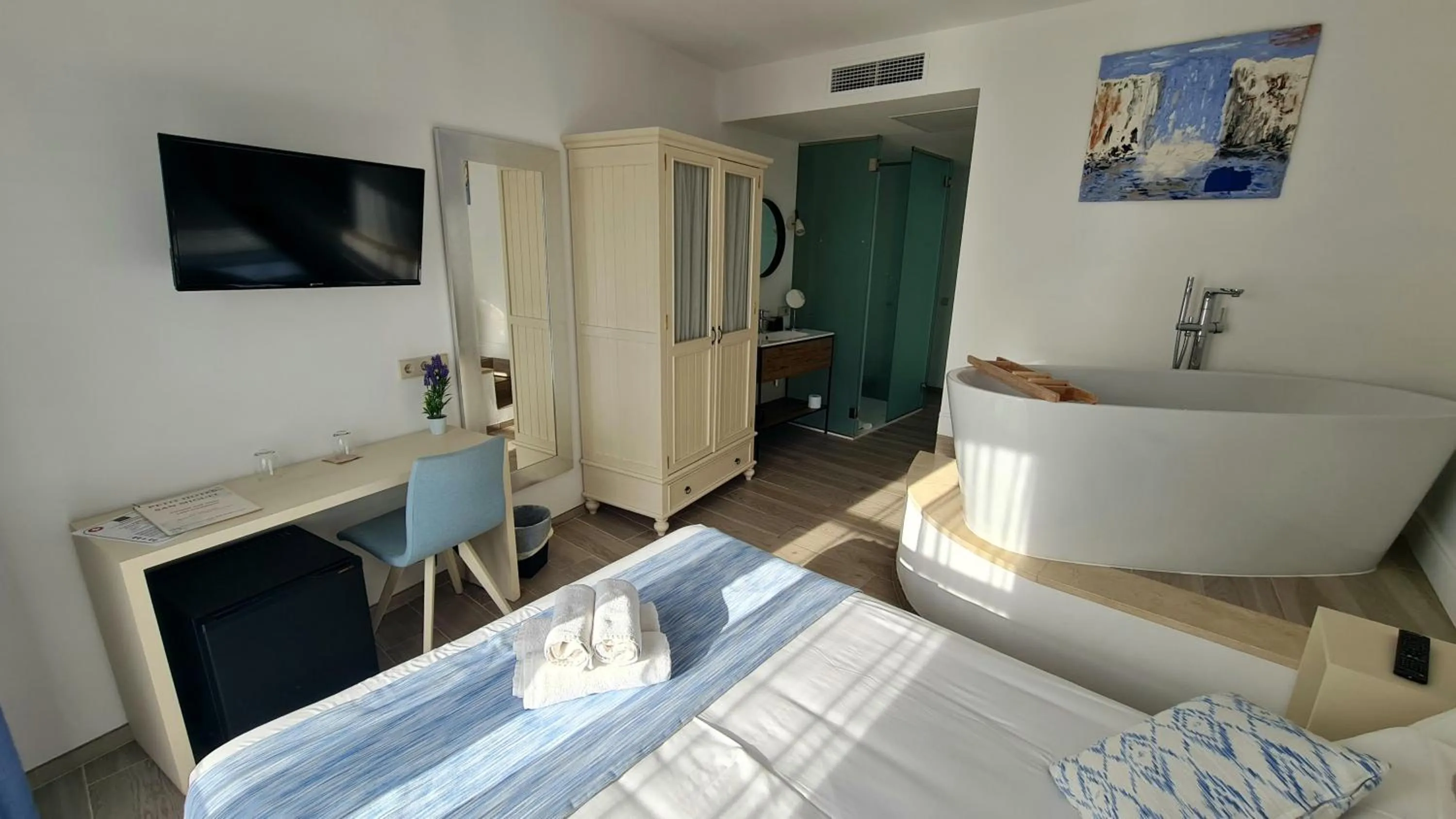 Photo of the whole room, Bed in Boutique Hotel Petit Sant Miquel