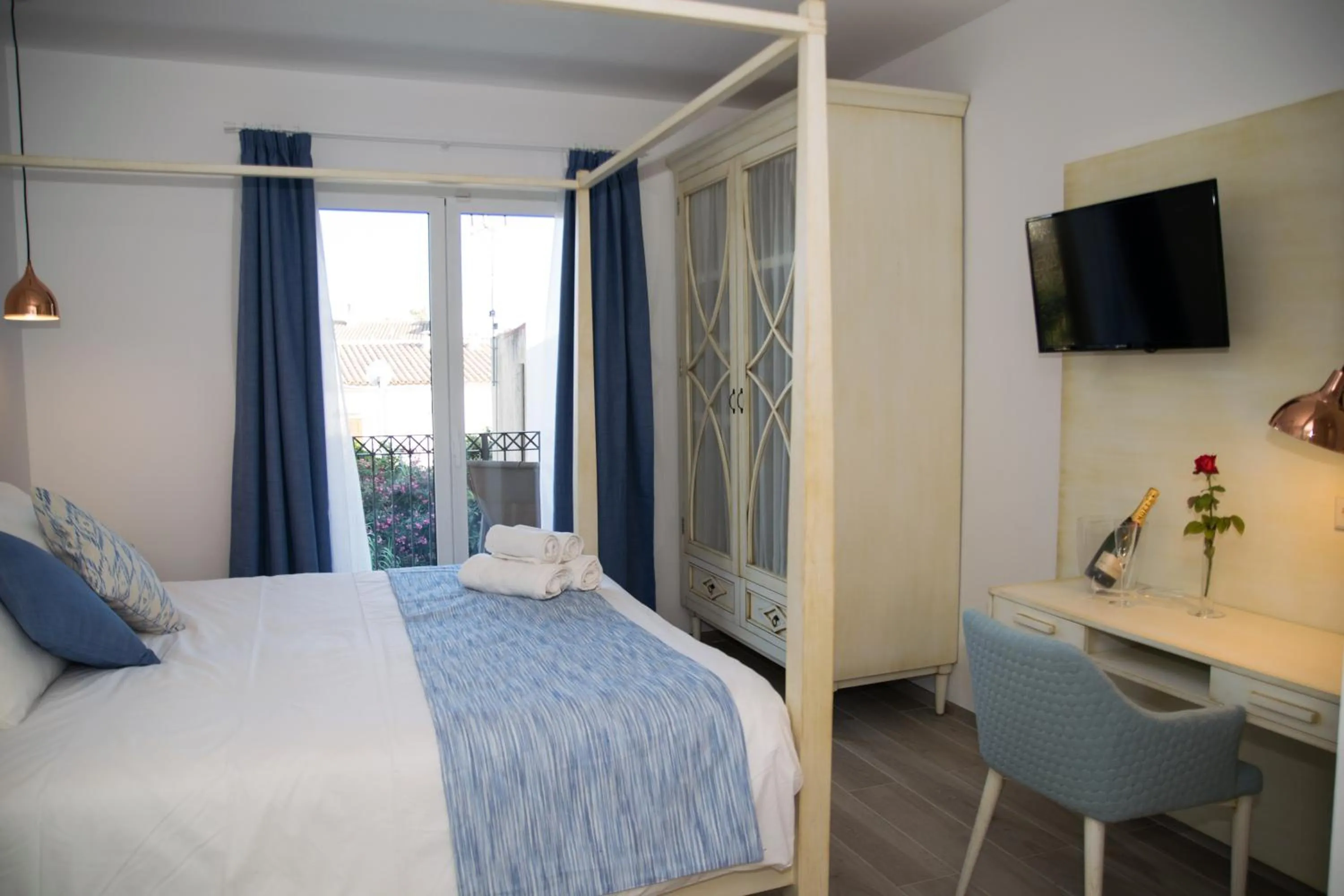 Day, Bed in Boutique Hotel Petit Sant Miquel