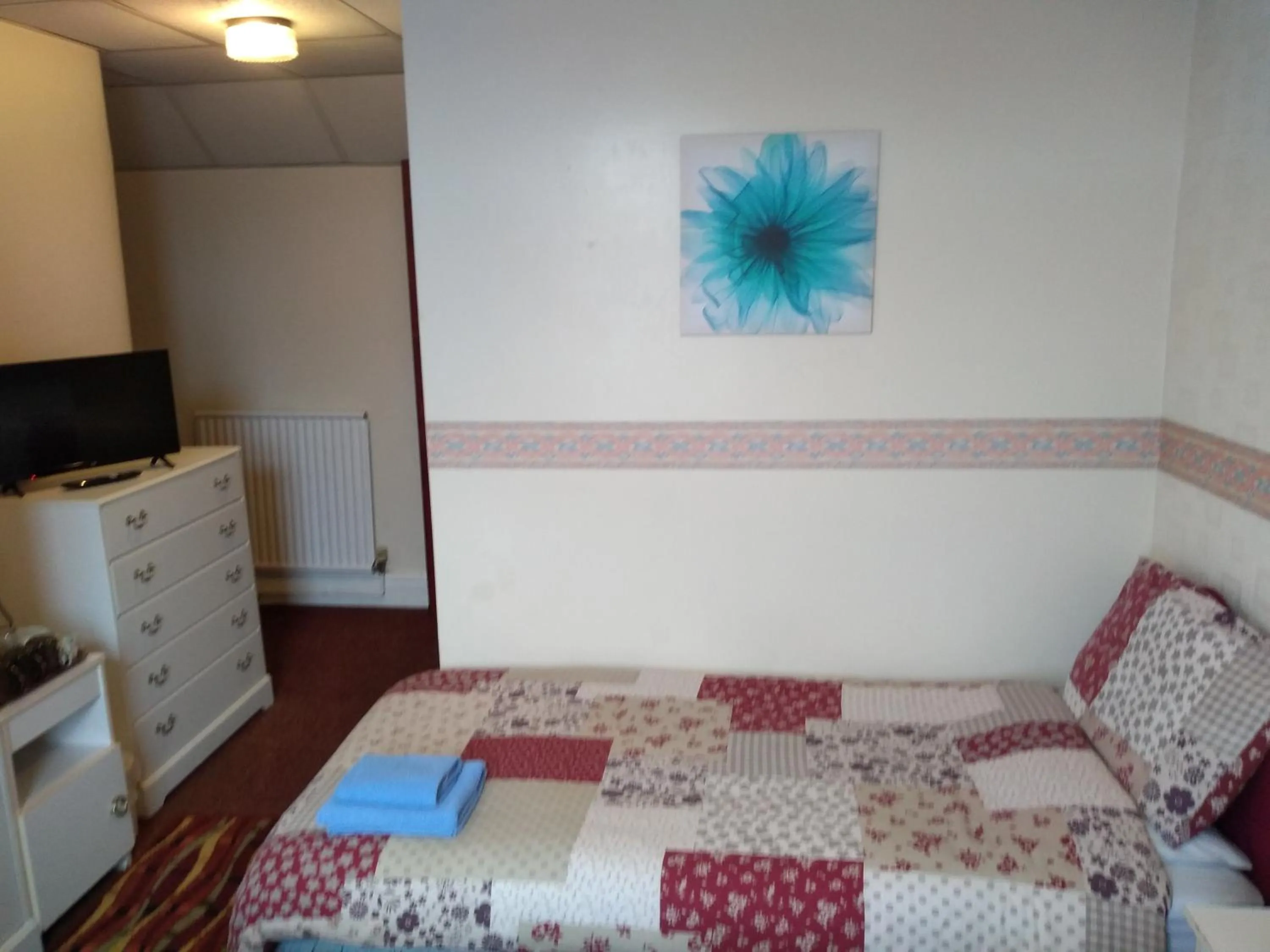 Bedroom, Bed in Southview Hotel