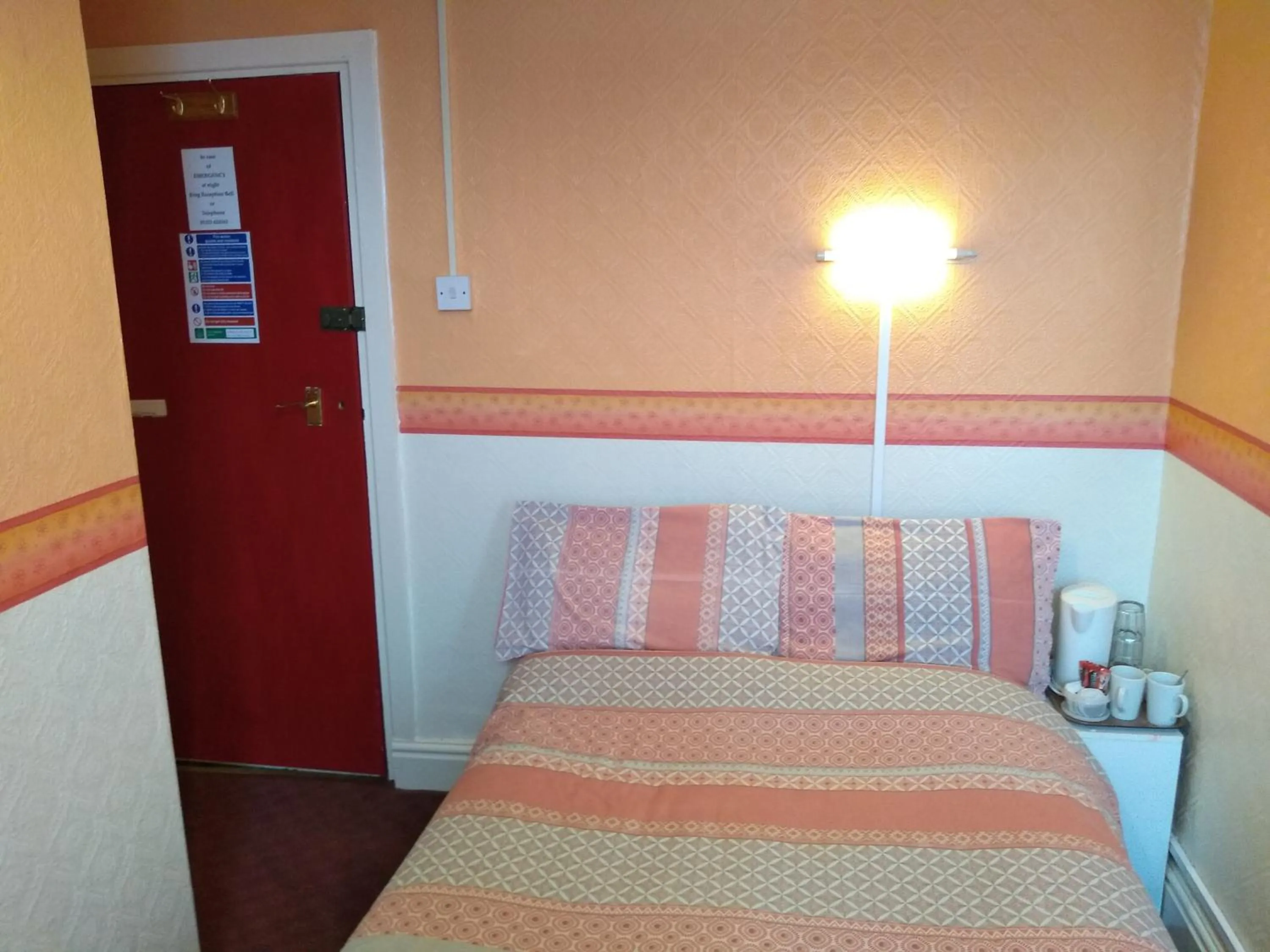 Bedroom, Bed in Southview Hotel