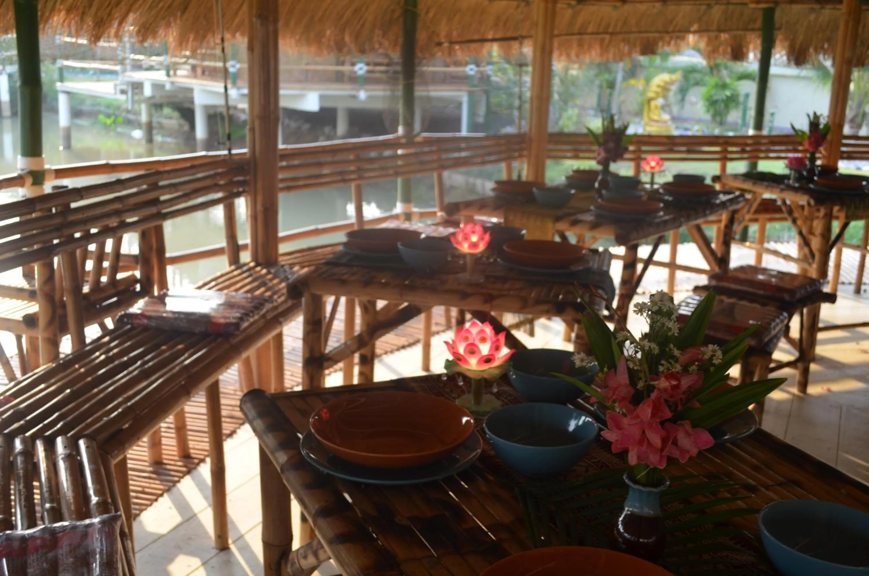 Restaurant/places to eat in The Orchid Resort & Relax