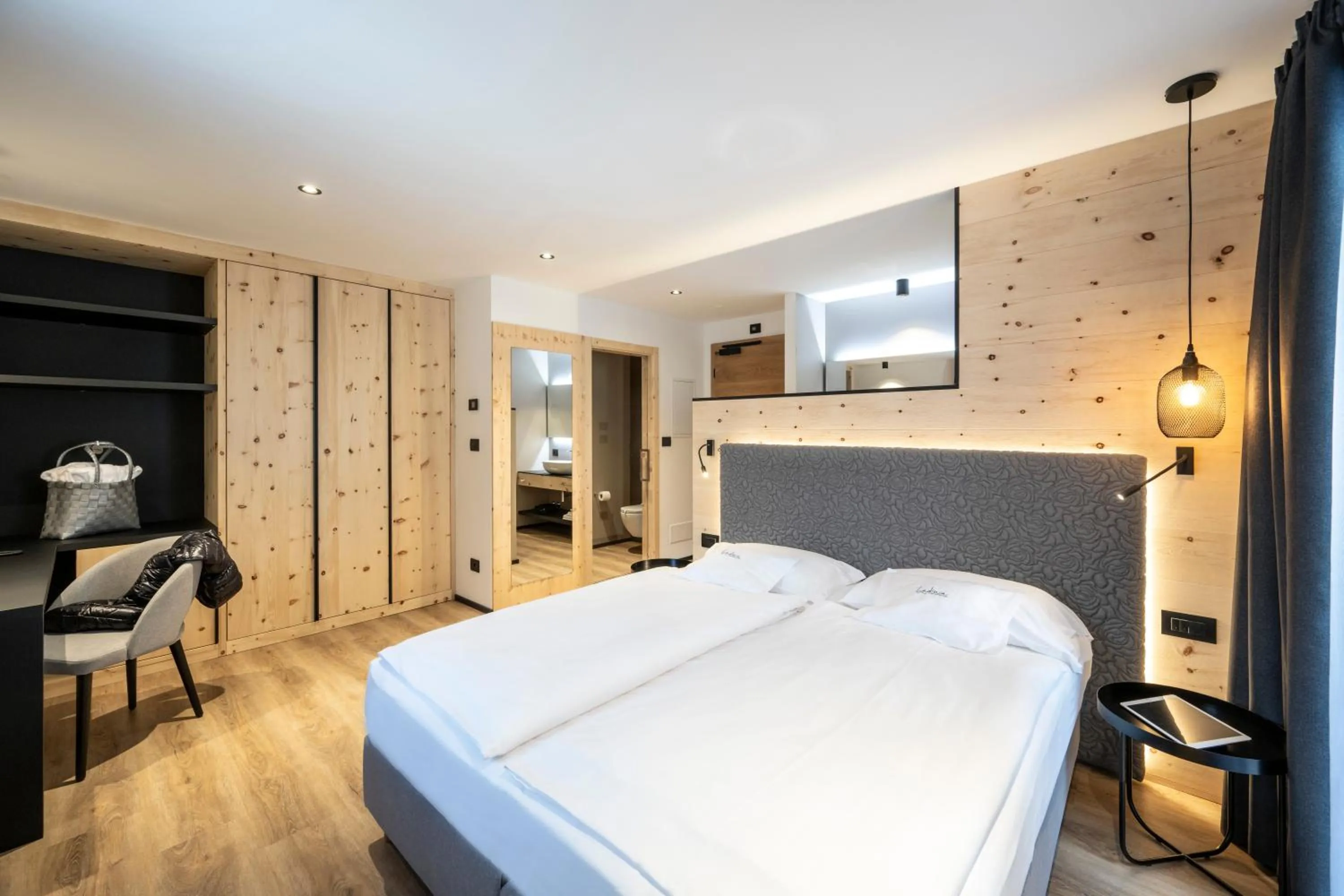 Bedroom, Bed in Ladinia Dolomites View - Adults Only