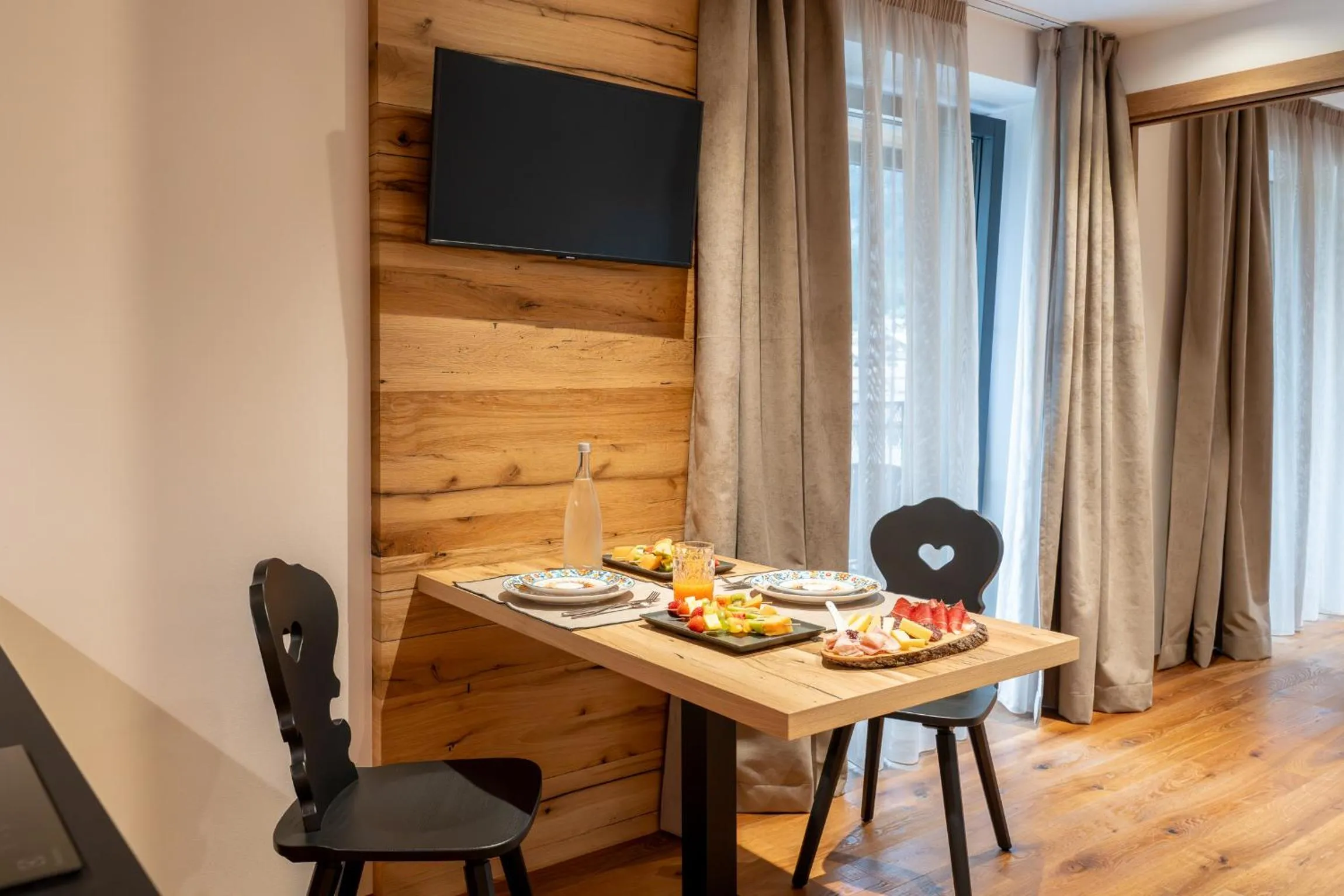 Dining area in Ladinia Dolomites View - Adults Only