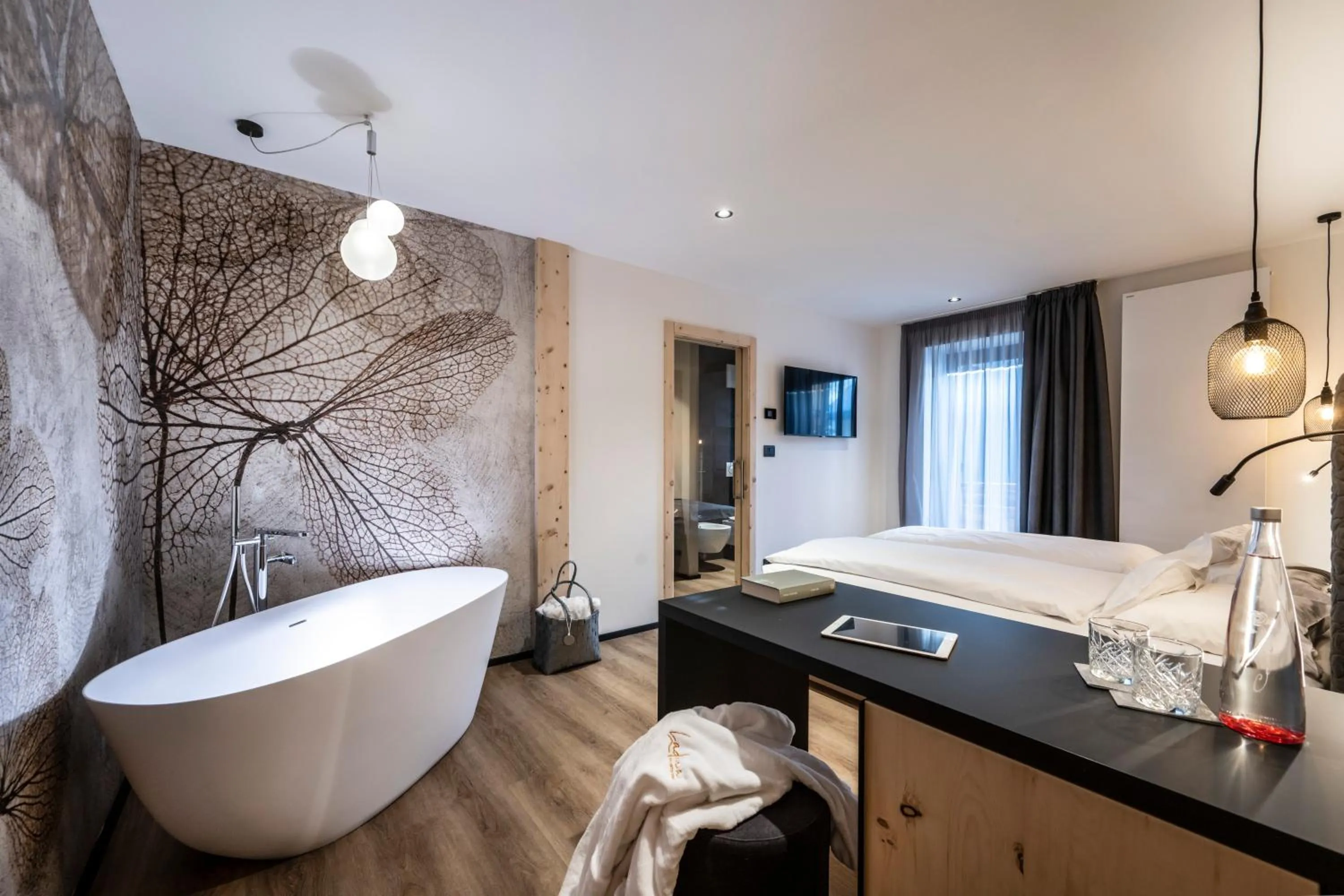 Bedroom, Bed in Ladinia Dolomites View - Adults Only