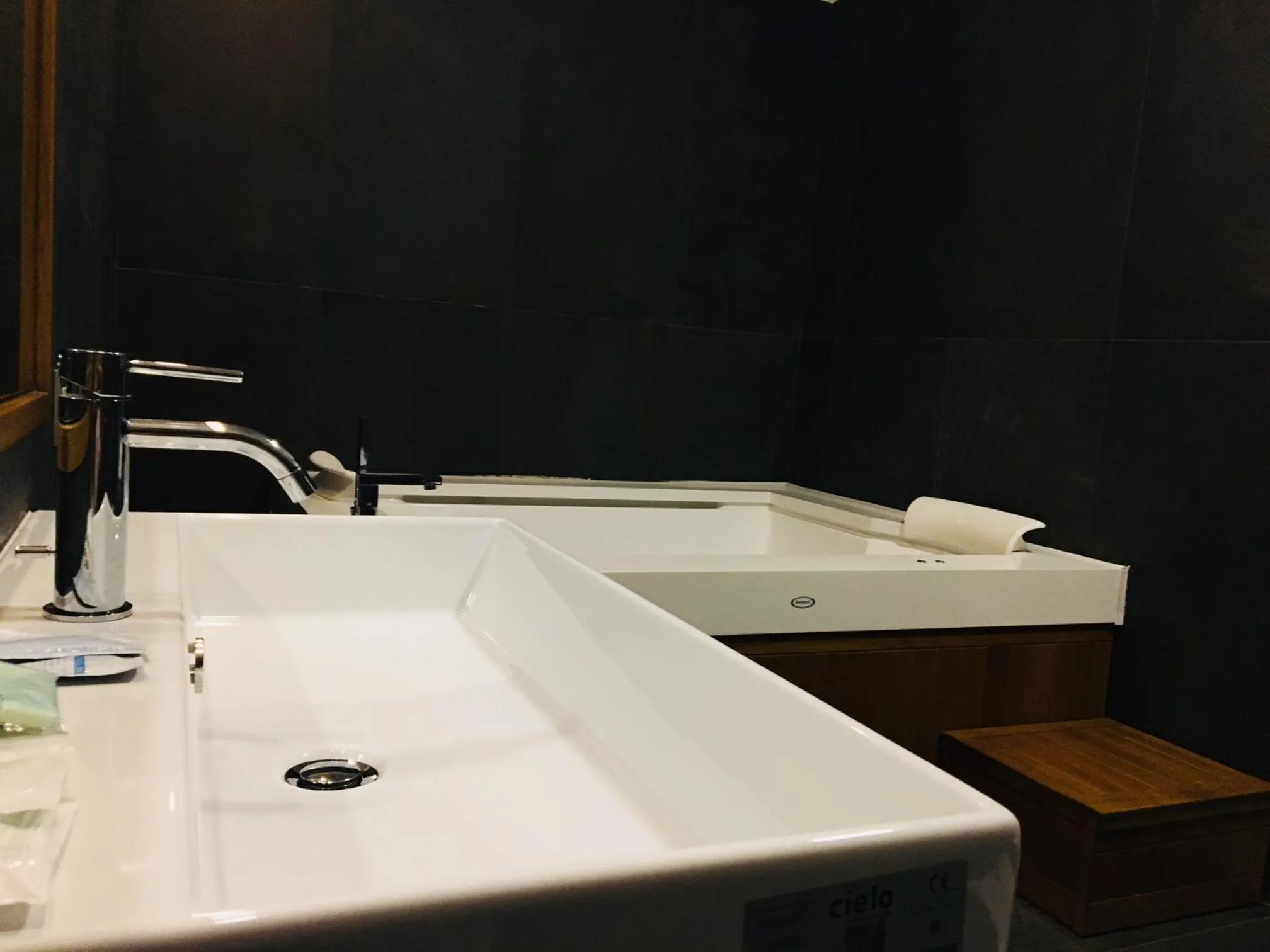 Hot Tub in B&B Fiumara