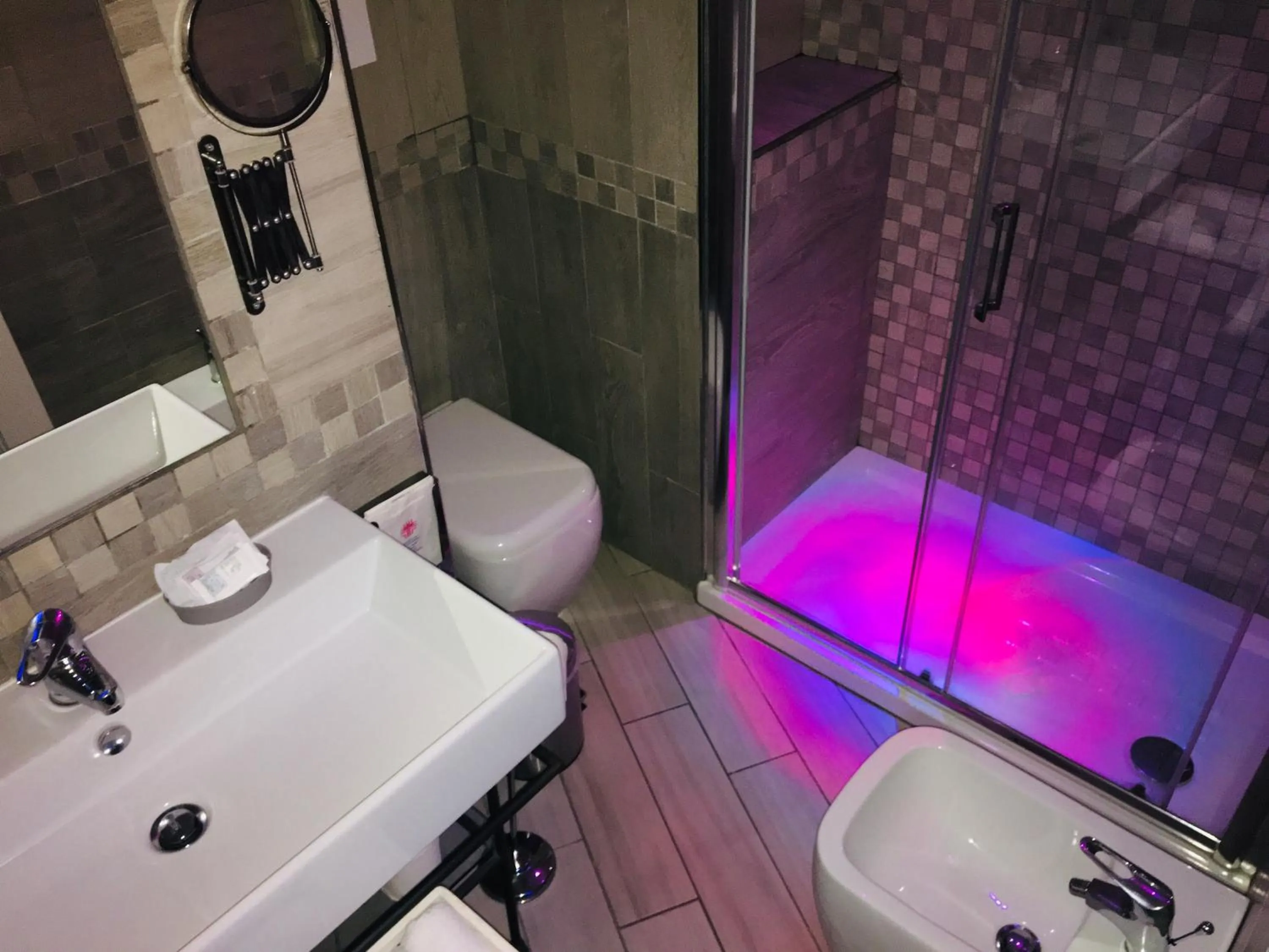 Bathroom in B&B Fiumara