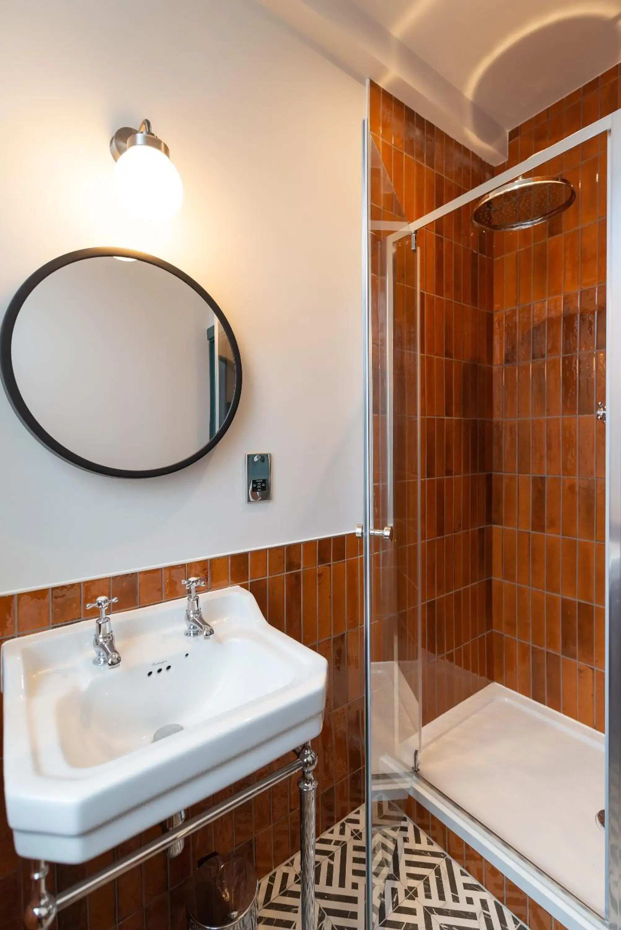 Large Double Room in The Pride of Paddington Large Double Room in The Pride of Paddington