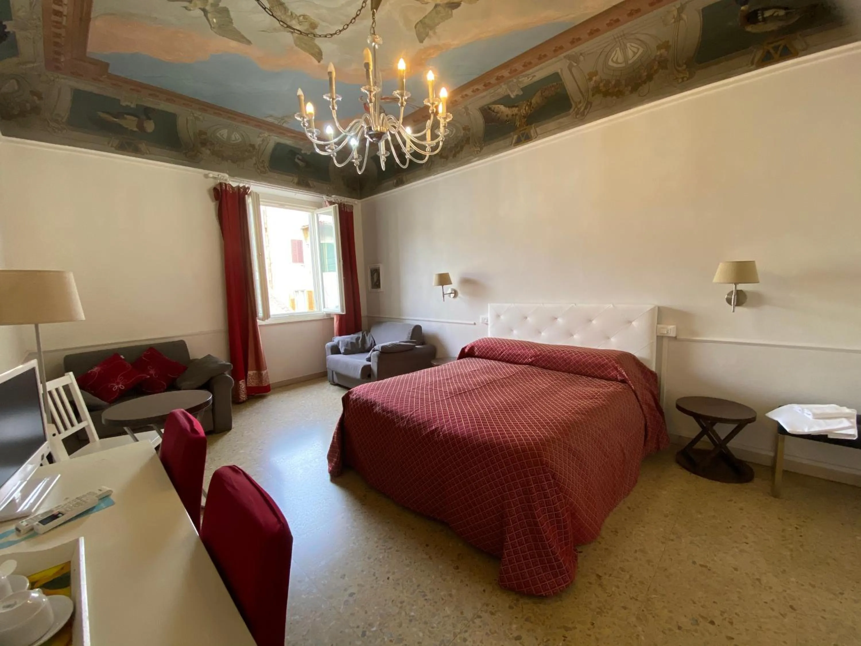 Bedroom, Bed in Duomo View