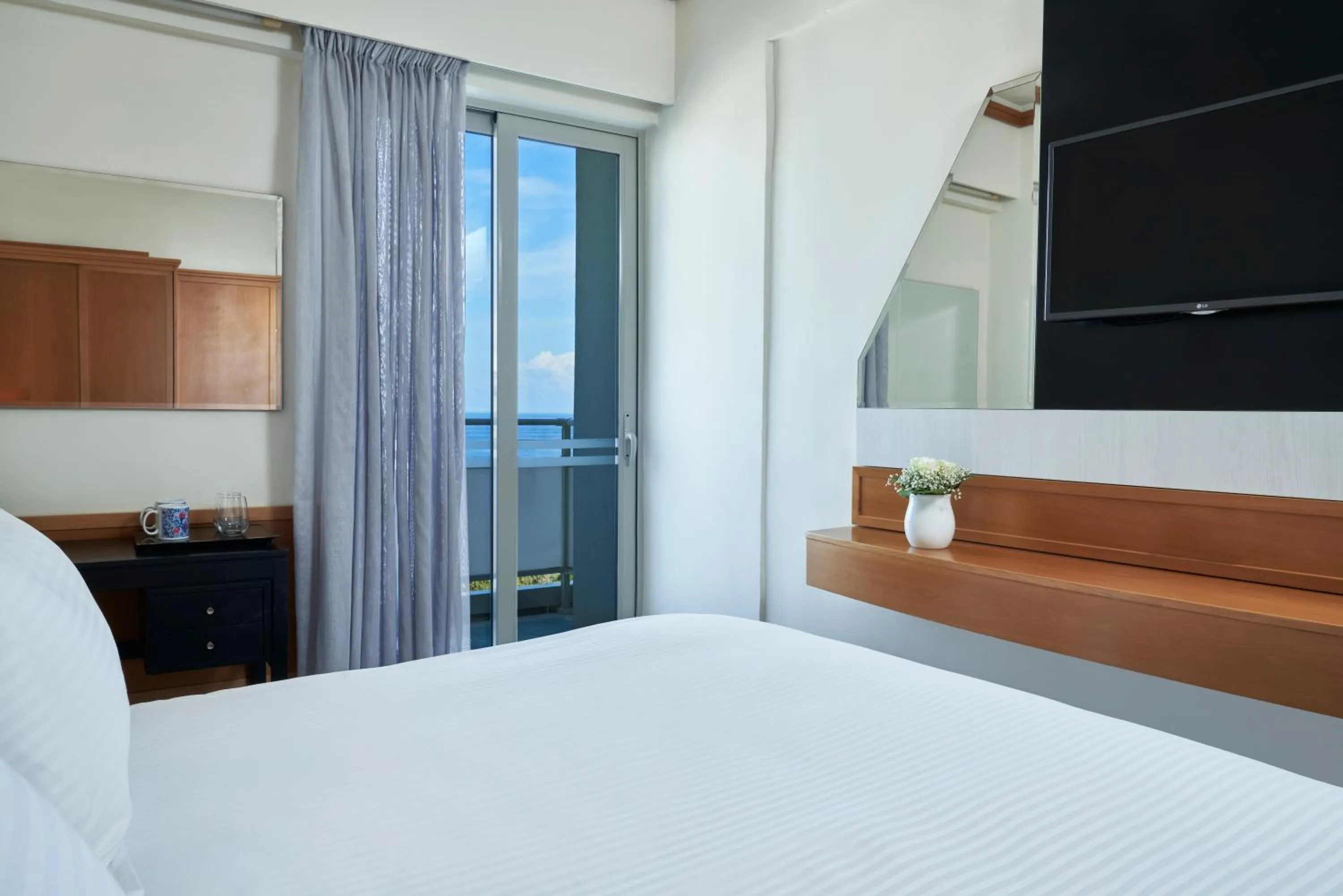 Bedroom, Bed in AQUAMARE CITY and BEACH