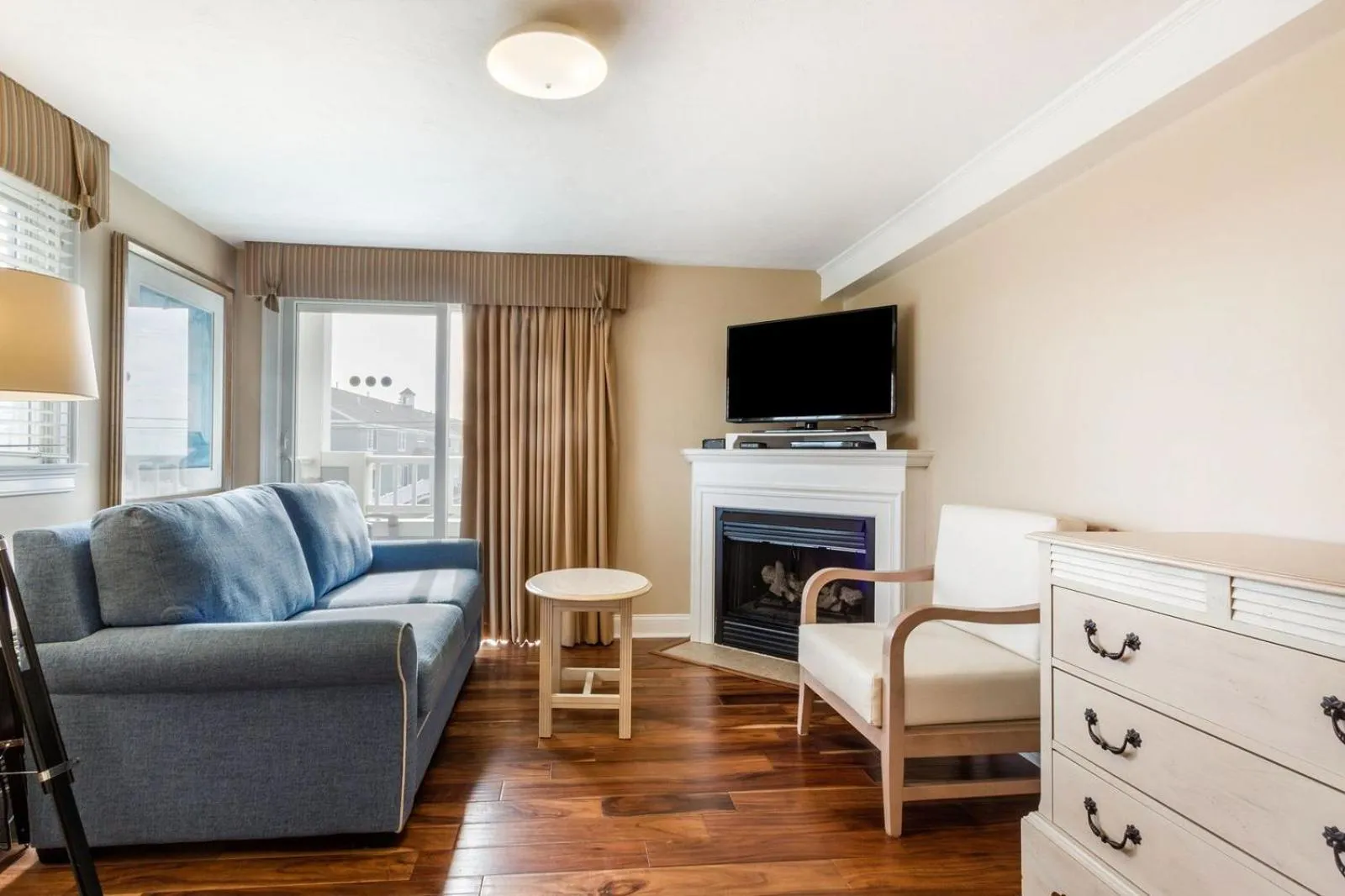 Living room in Bluegreen Vacations The Breakers Resort, an Ascend Collection Resort