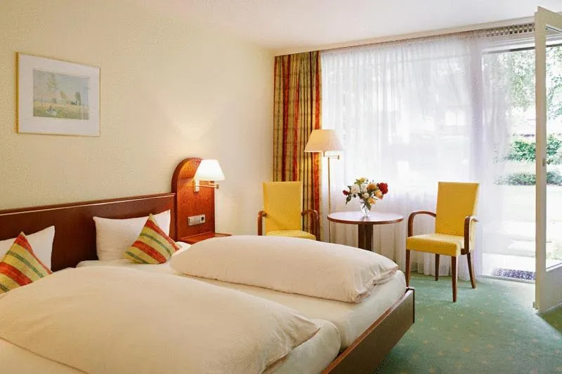 Bedroom, Bed in Kurhotel Markushof