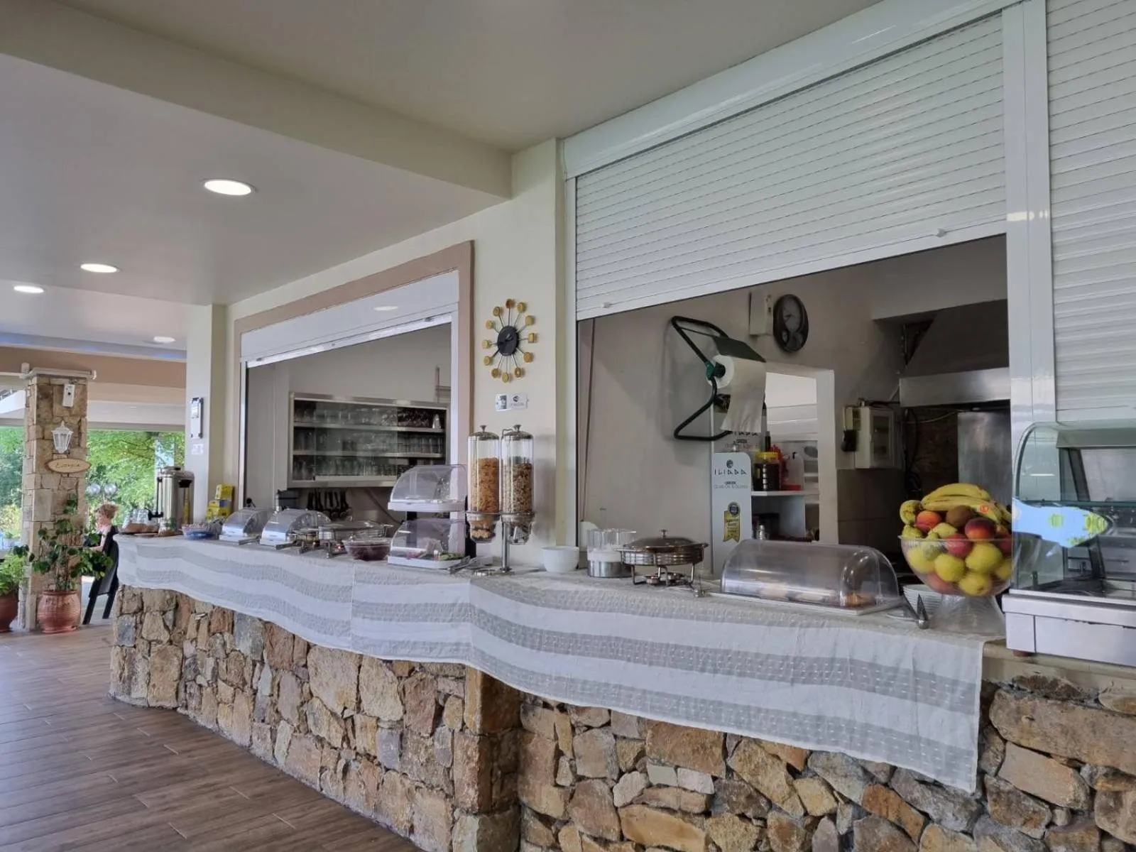 Breakfast in Sunny Hill