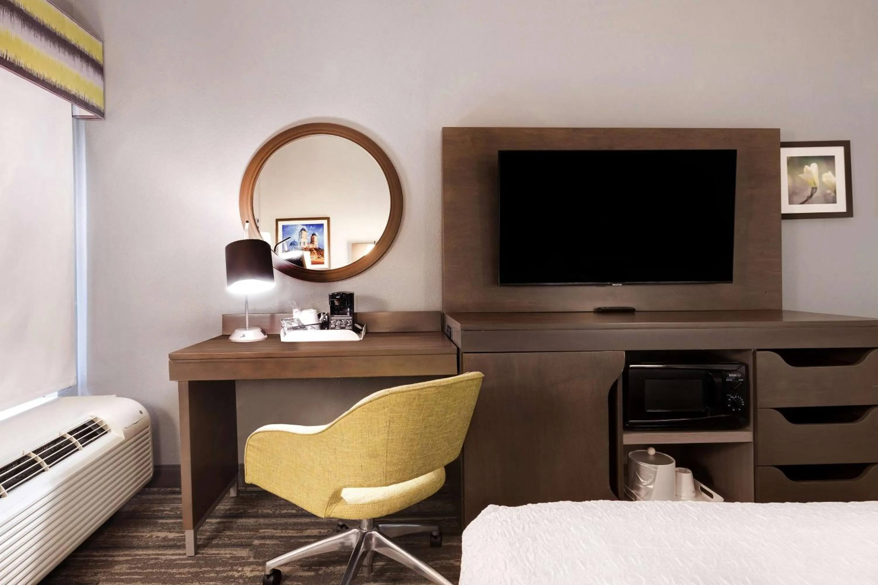 Bedroom, Bed in Hampton Inn Natchitoches