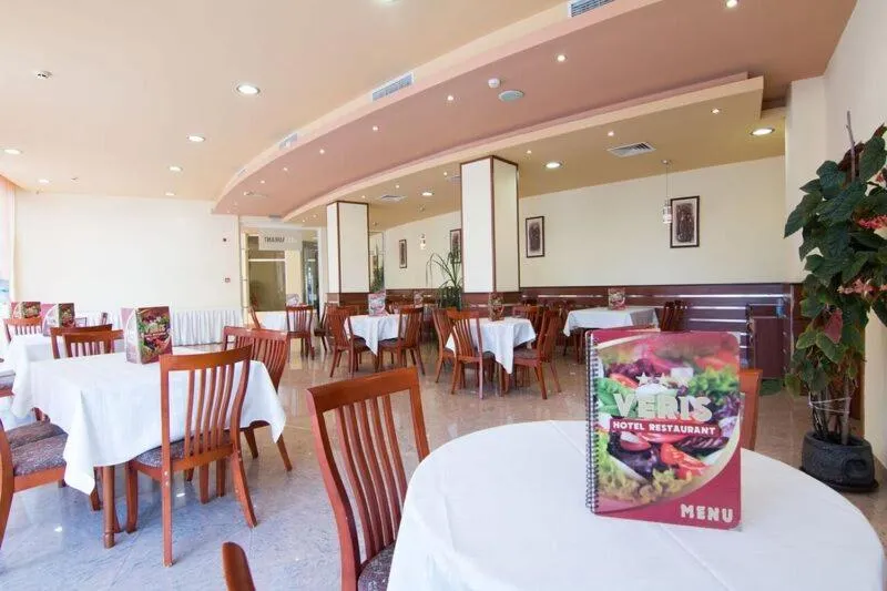 Restaurant/places to eat in Hotel Veris