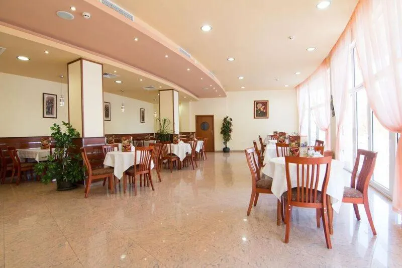 Restaurant/places to eat in Hotel Veris