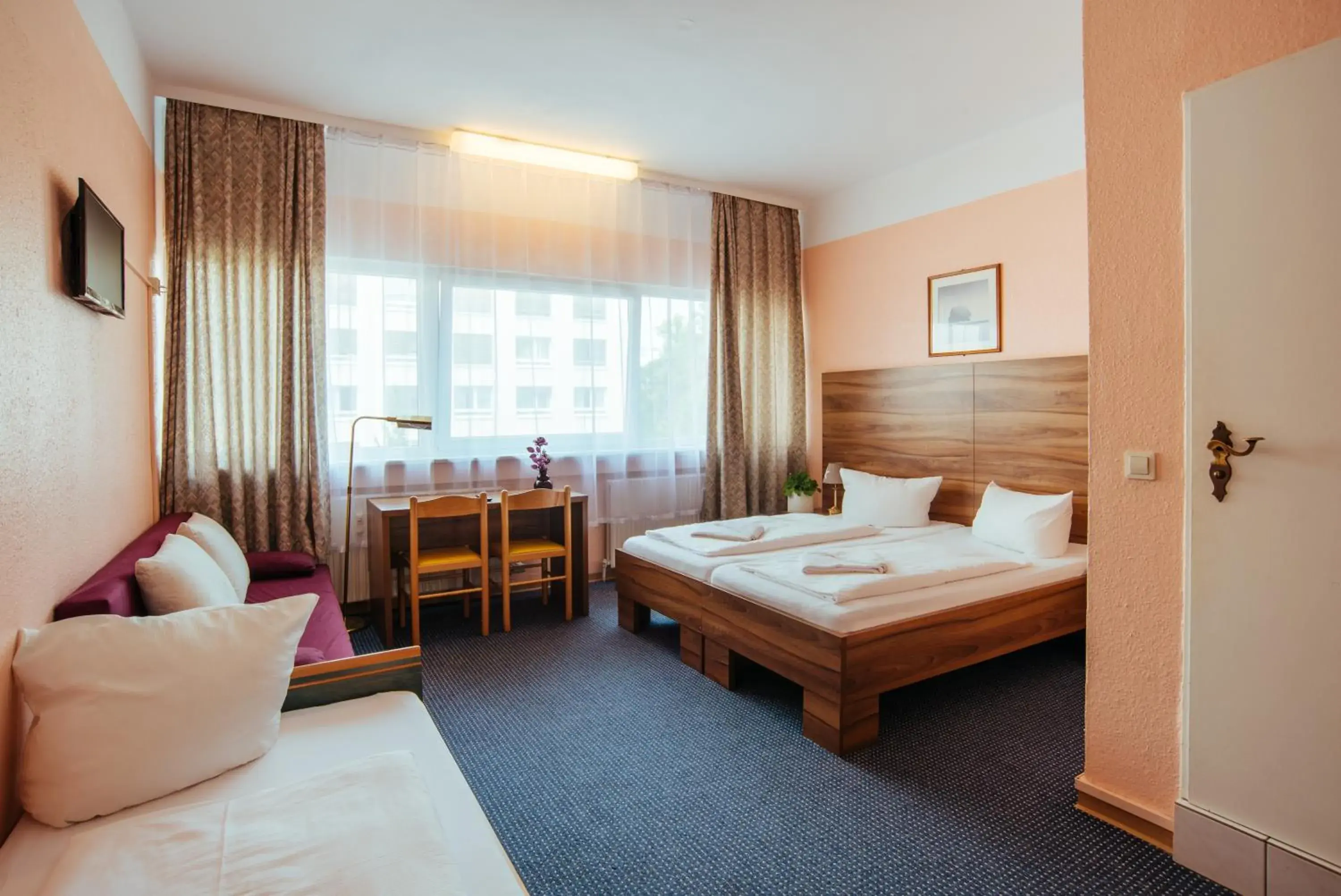 Bedroom, Bed in Alper Hotel am Potsdamer Platz Bedroom, Bed in Alper Hotel am Potsdamer Platz