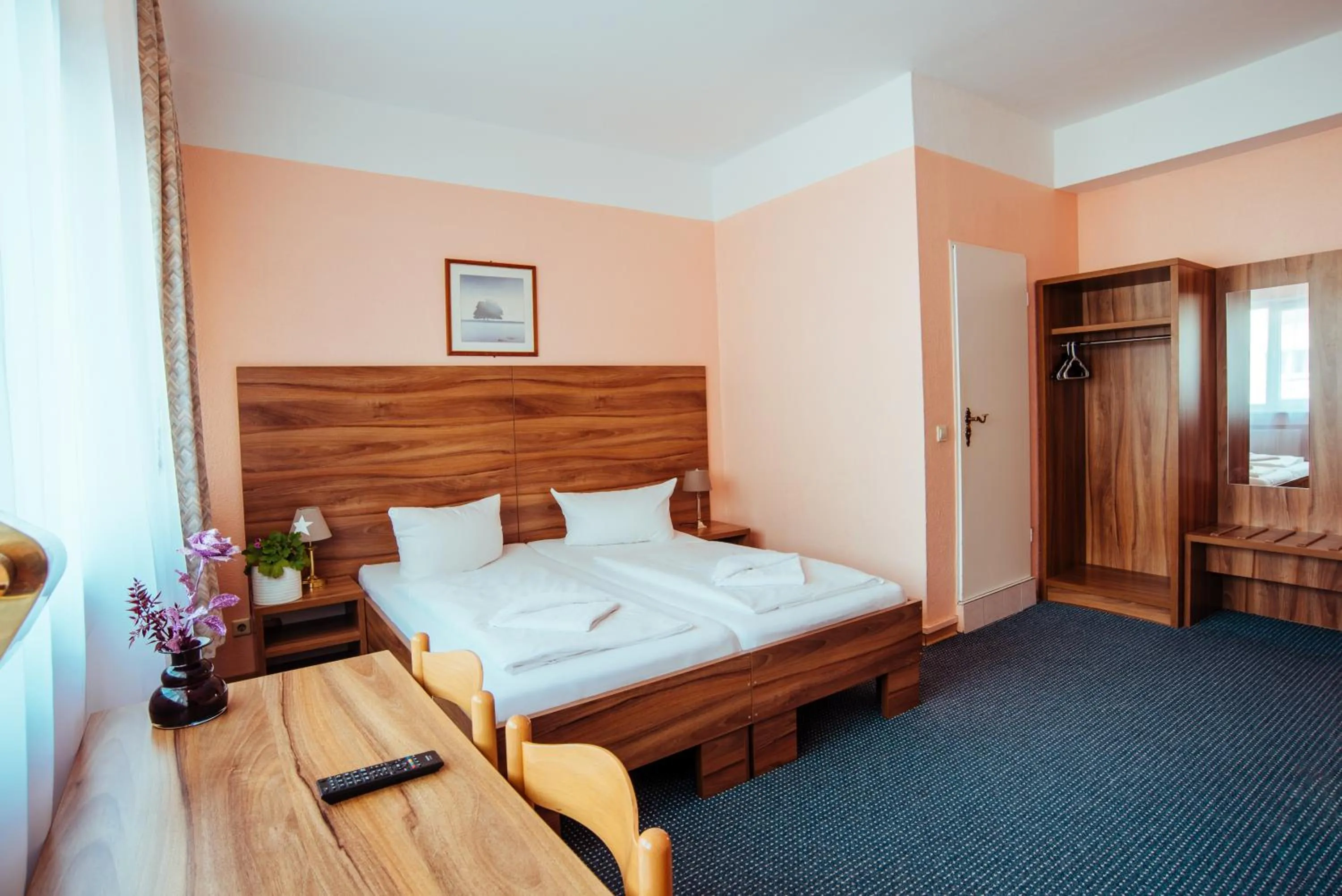 Bedroom, Bed in Alper Hotel am Potsdamer Platz