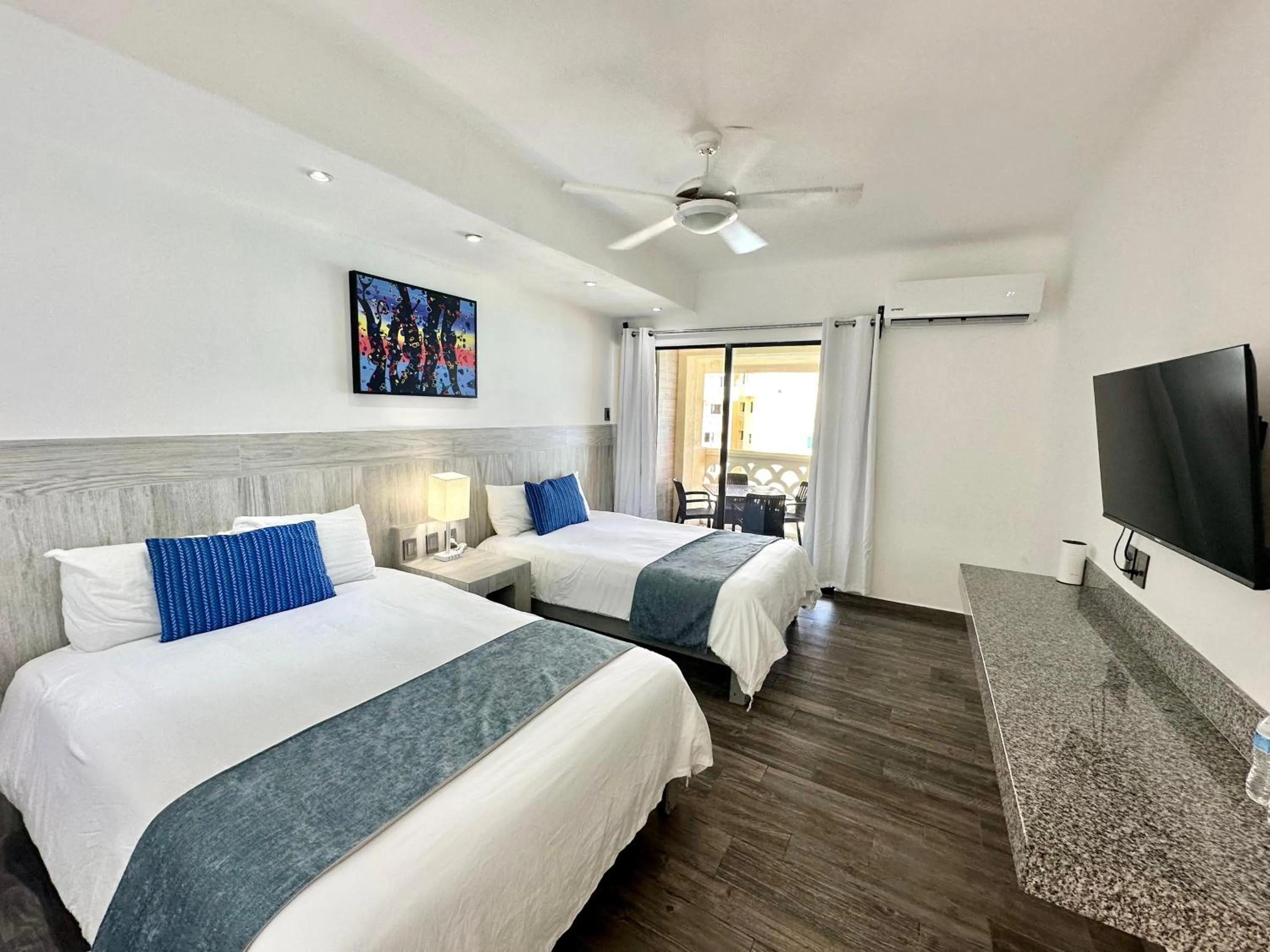 Bedroom, Bed in Cancun Plaza - Best Beach