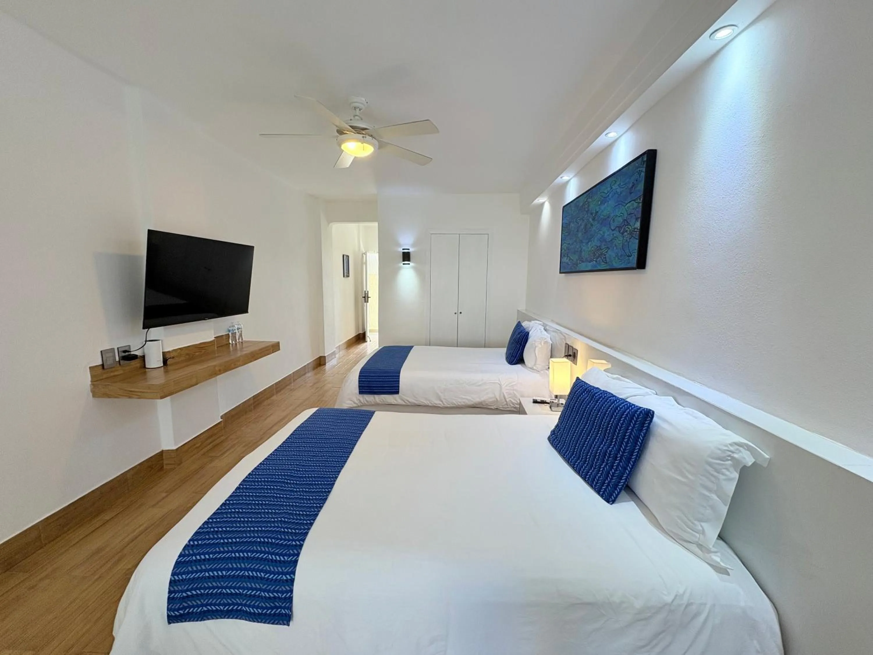Bedroom, Bed in Cancun Plaza - Best Beach