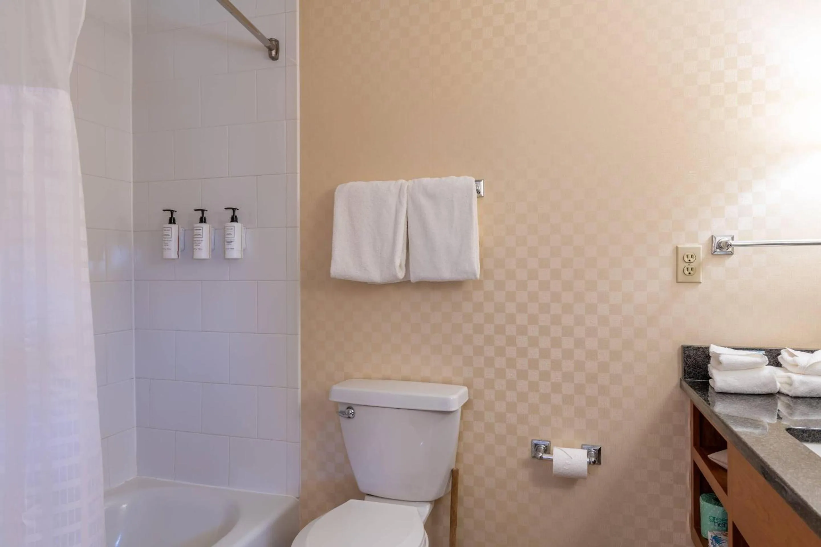 Bathroom in Port Inn and Suites Portsmouth, an Ascend Collection Hotel
