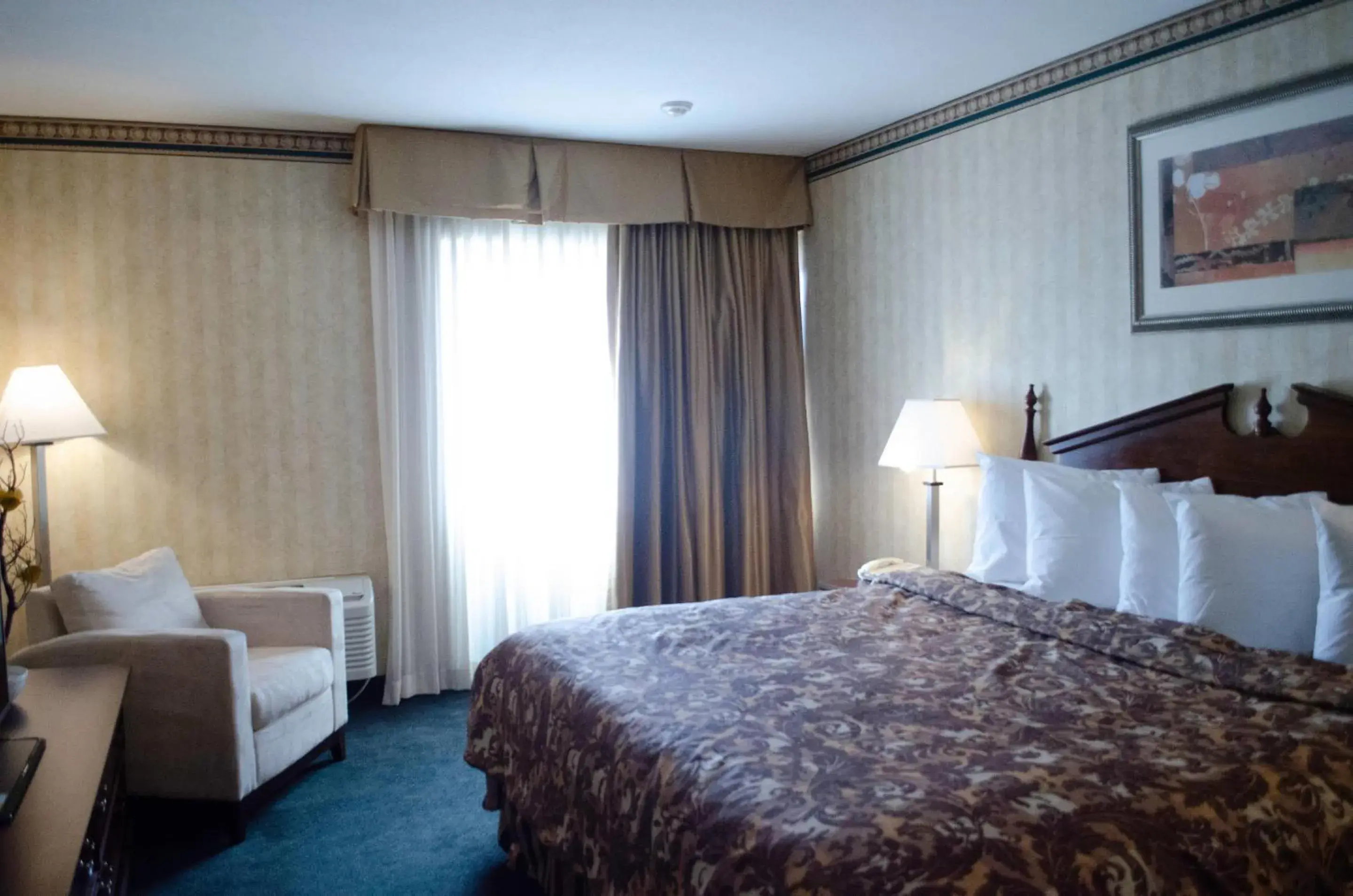 Bedroom, Bed in Rodeway Inn & Suites East Windsor Bedroom, Bed in Rodeway Inn & Suites East Windsor