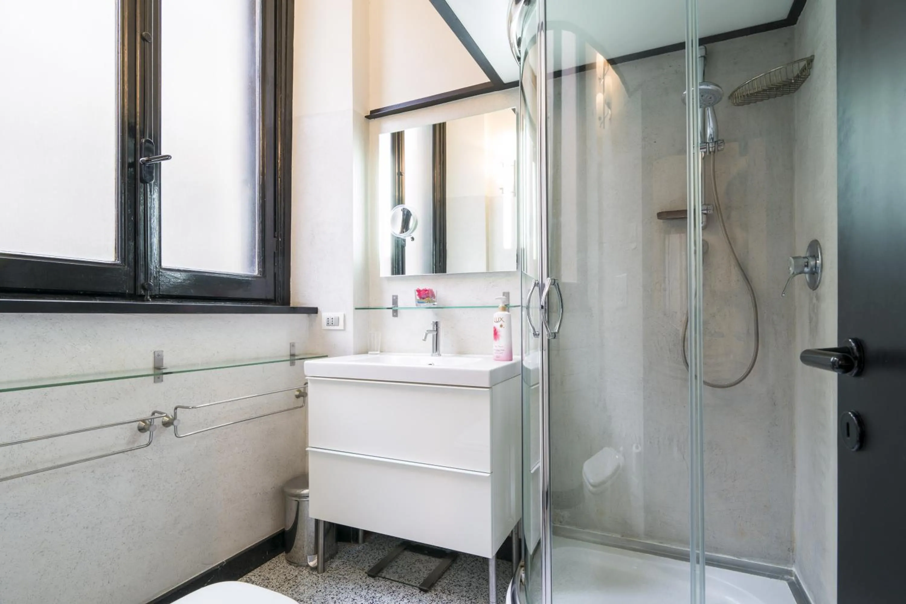 Shower in PrimoPiano - Guerrazzi