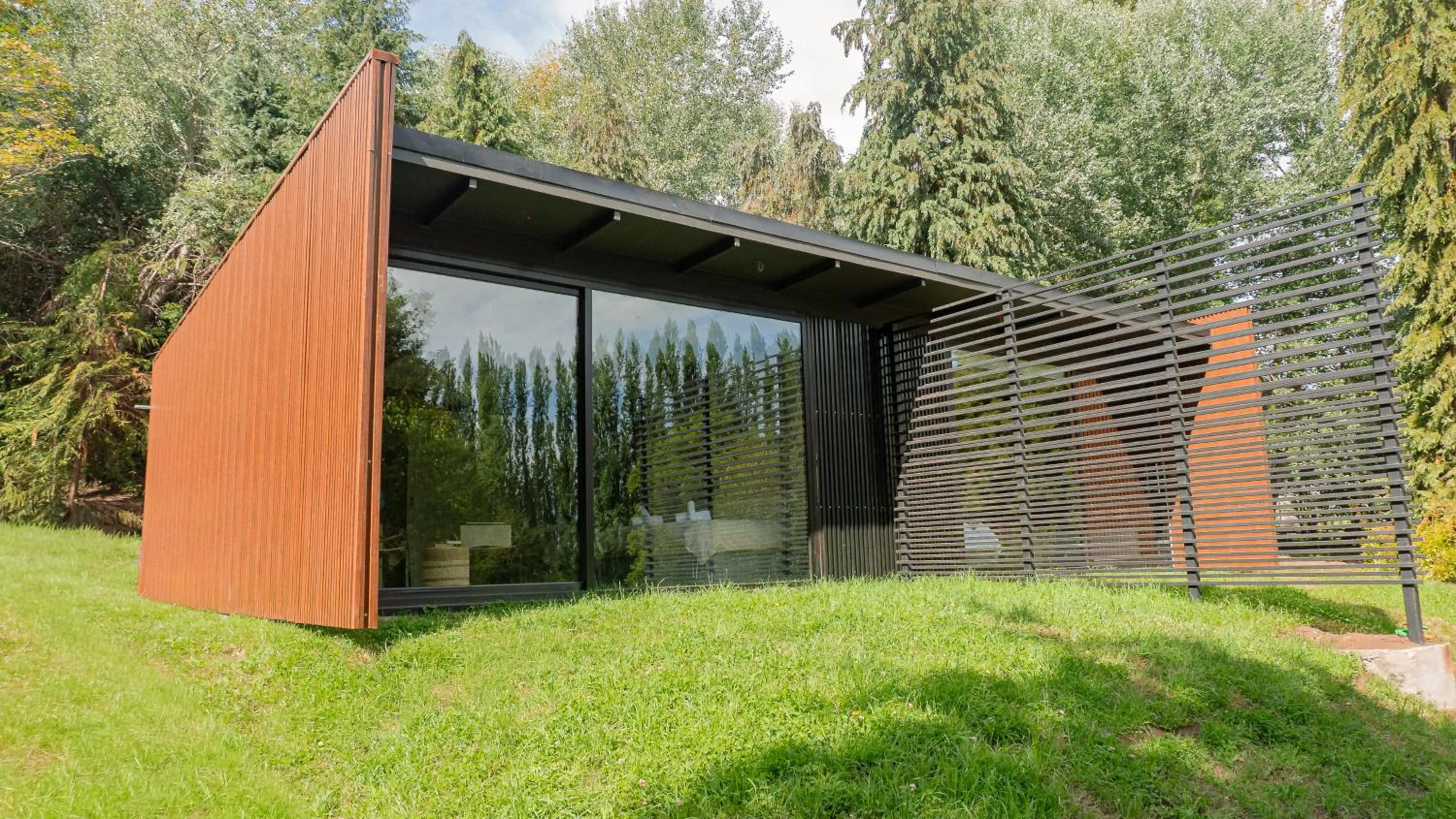 Deluxe King Suite - single occupancy in Hotel Patagonia House