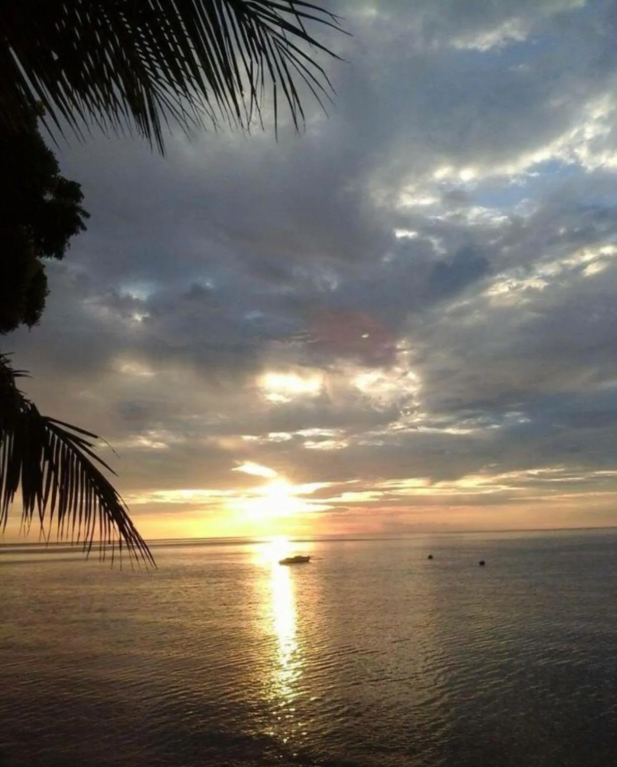 Beach in Cloud and Xky Beach Resort